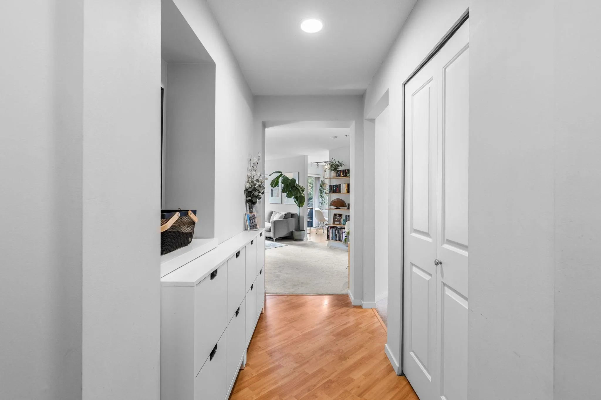 210 200 Klahanie Drive