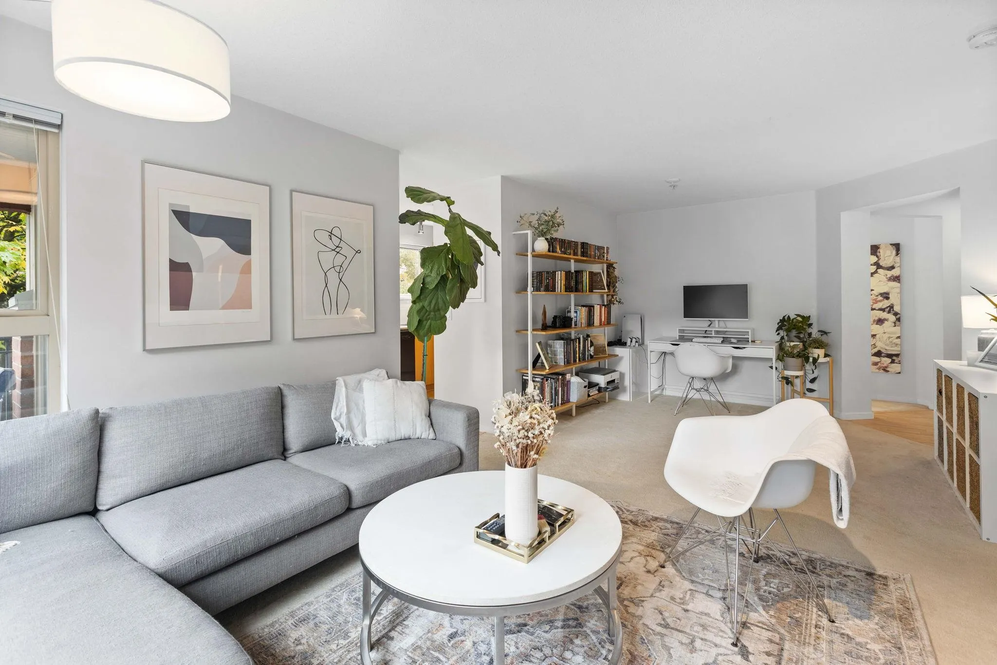 210 200 Klahanie Drive