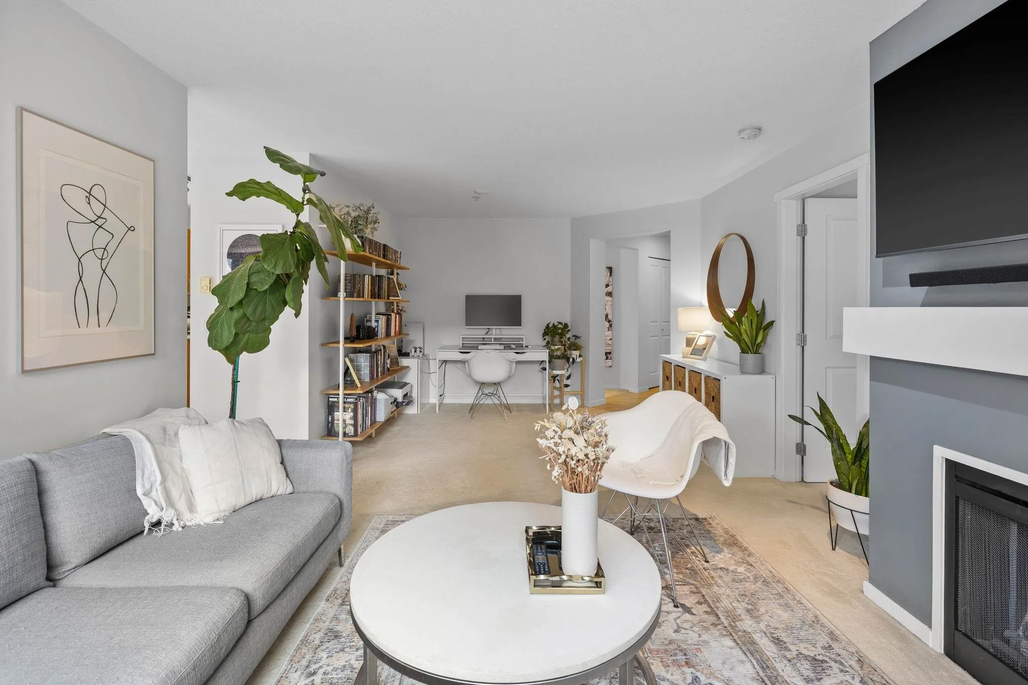 210 200 Klahanie Drive