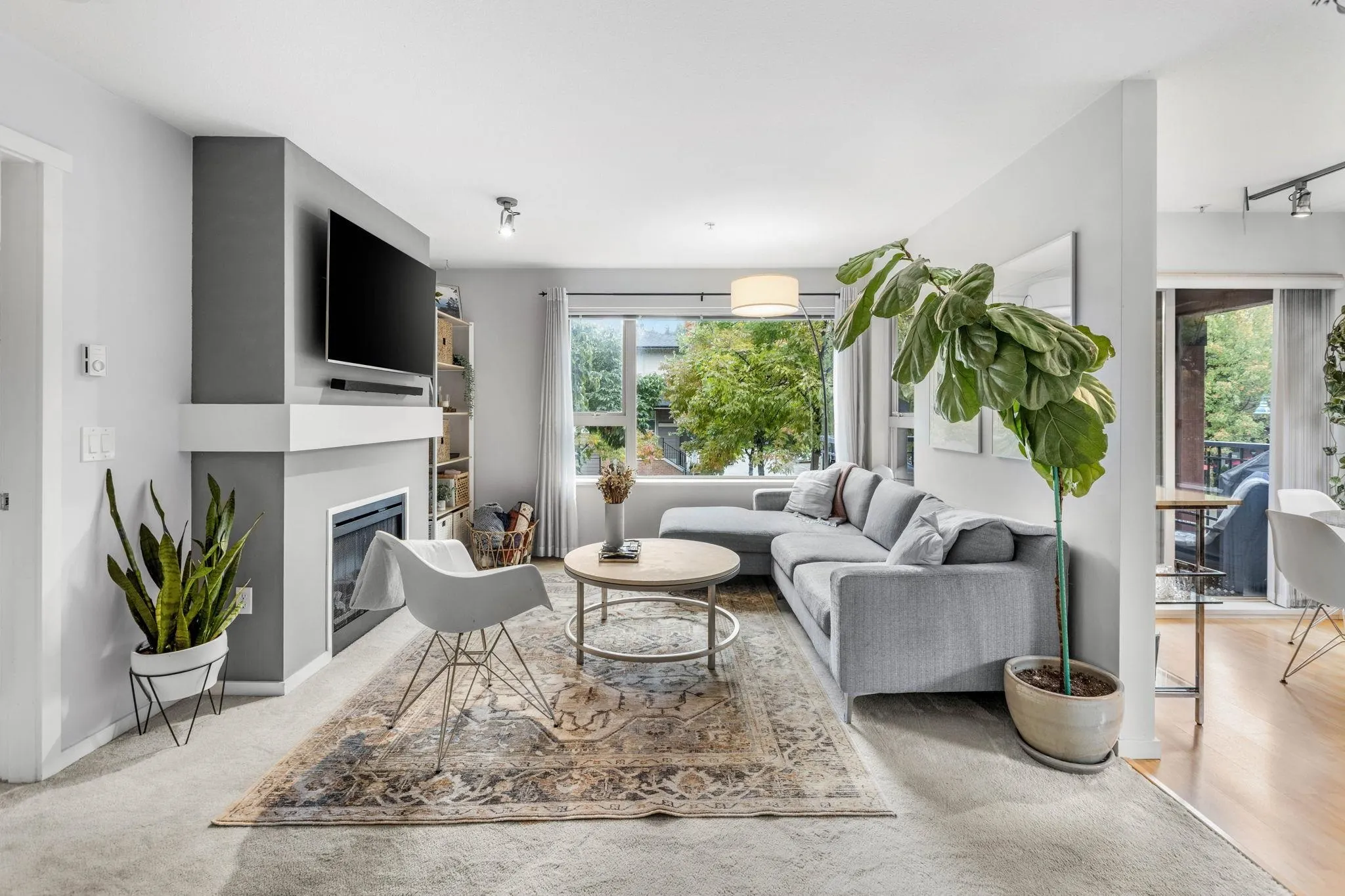 210 200 Klahanie Drive