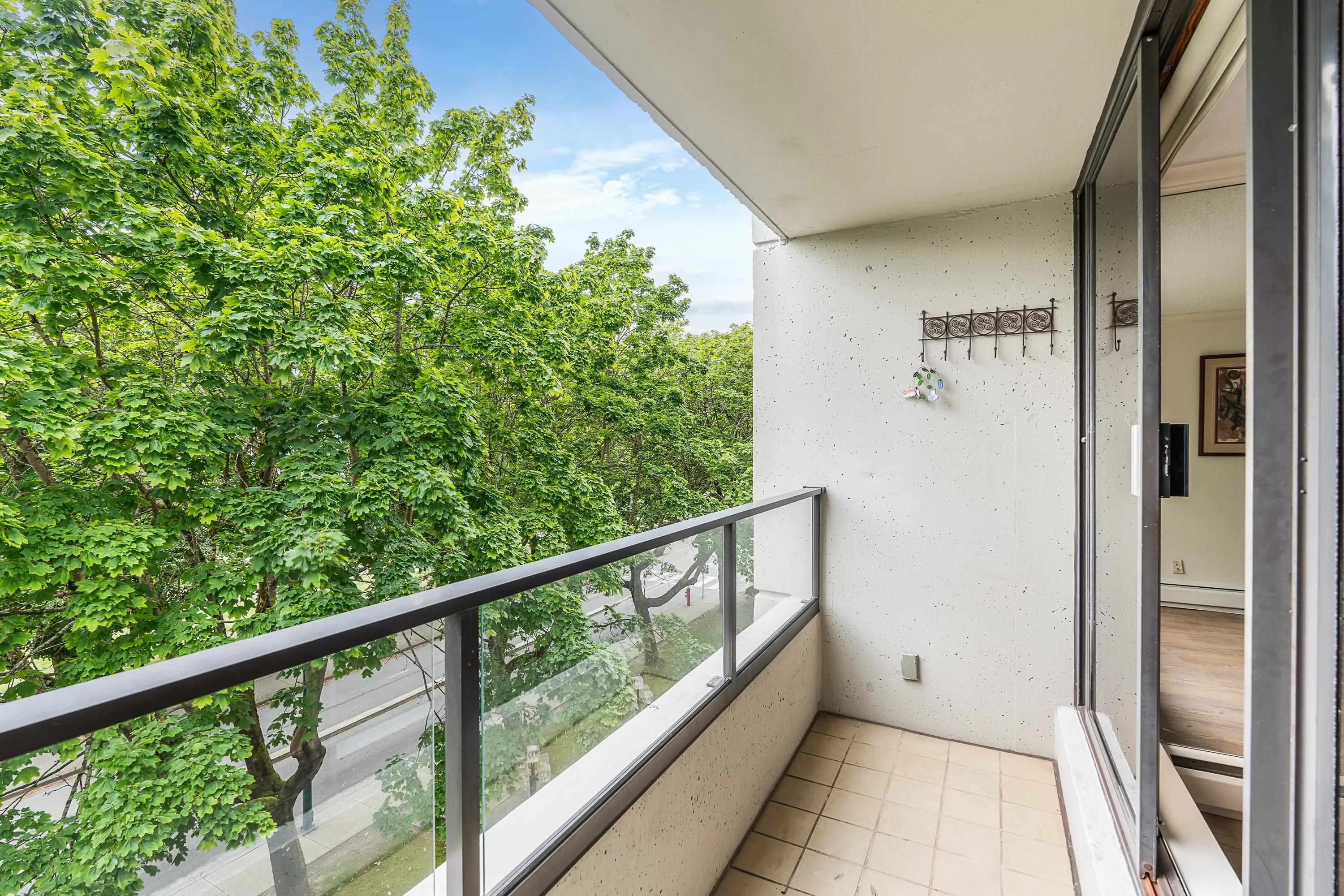 201 1995 Beach Avenue