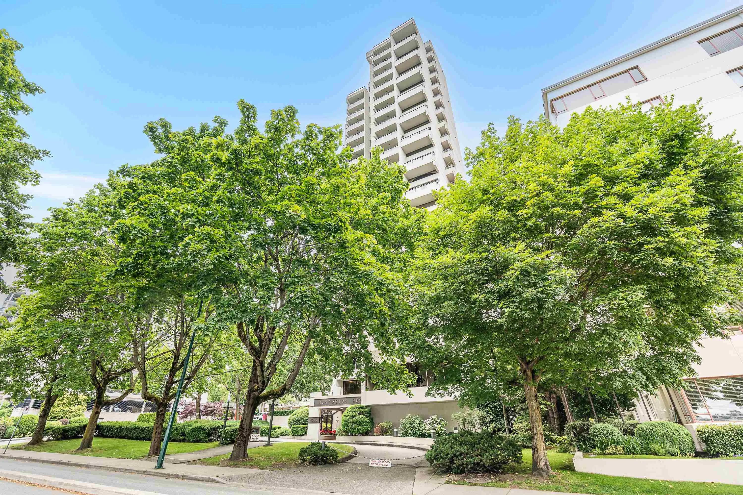 201 1995 Beach Avenue