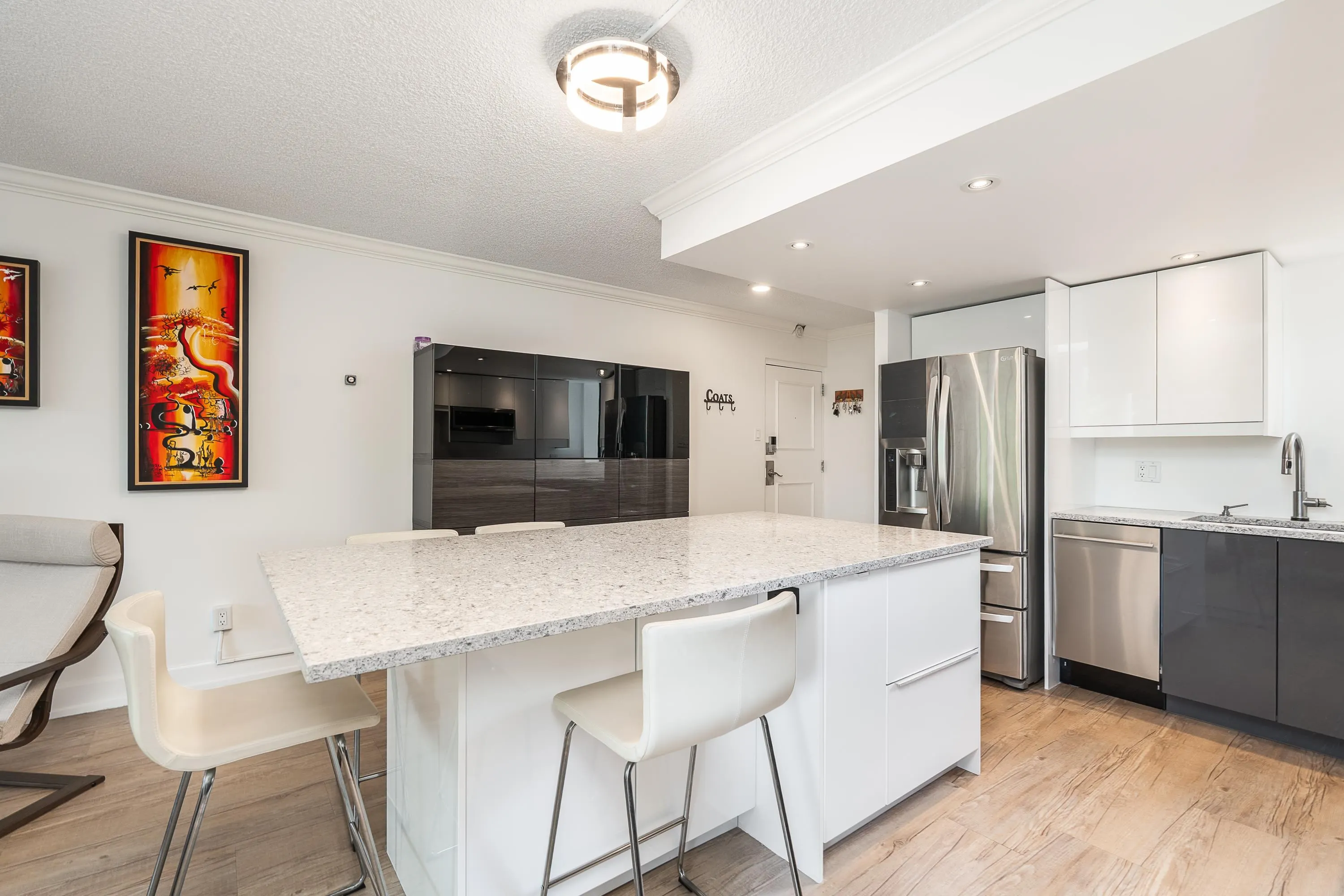 201 1995 Beach Avenue