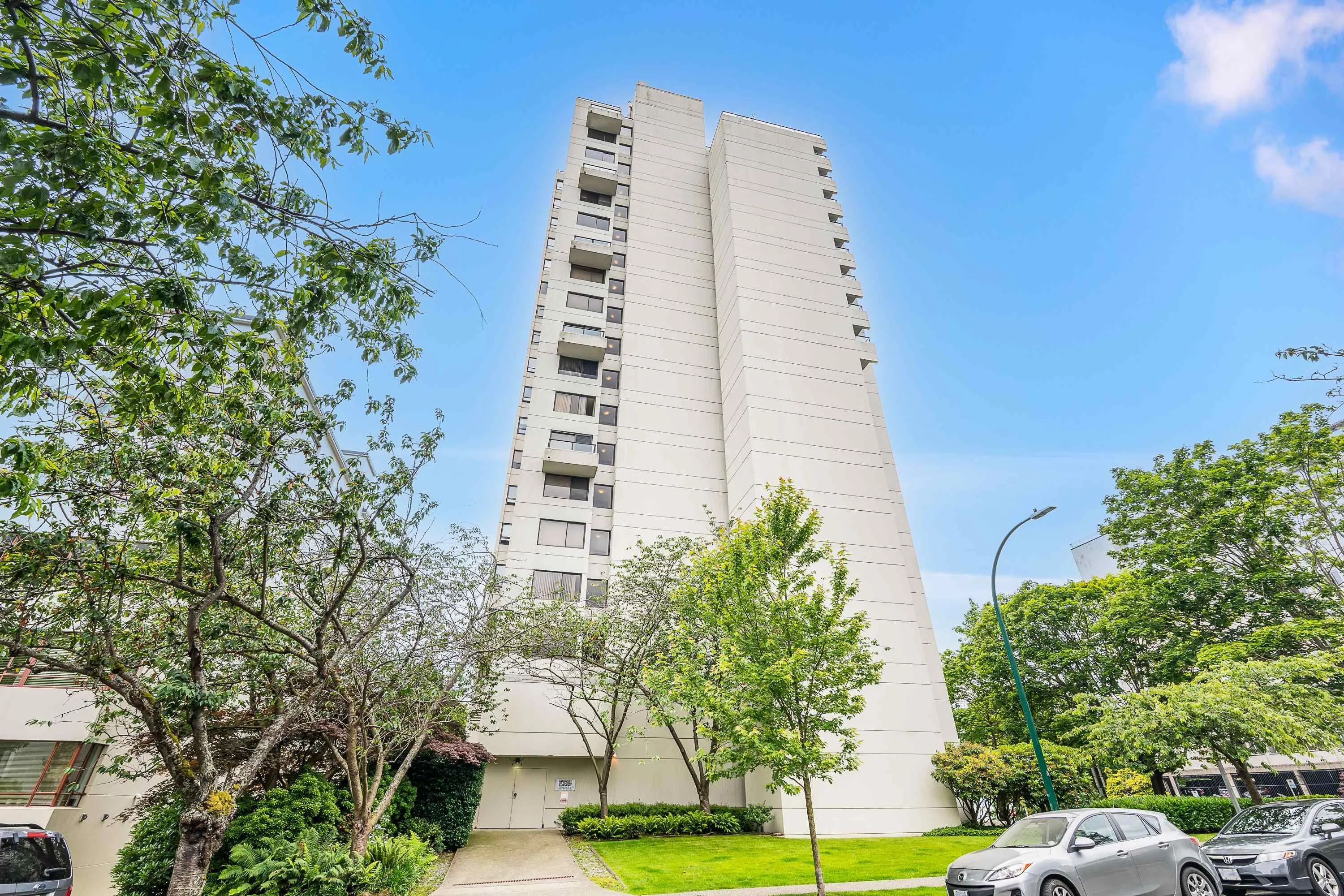 201 1995 Beach Avenue