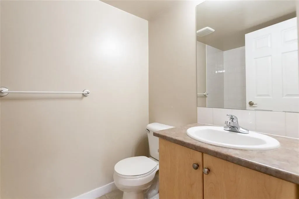 3406 240 Sherbrooke Street