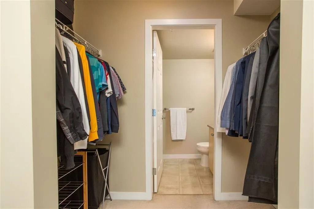 3406 240 Sherbrooke Street