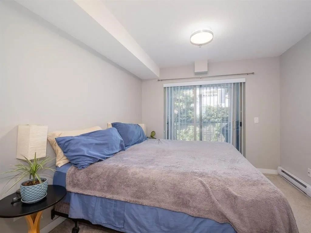 3406 240 Sherbrooke Street