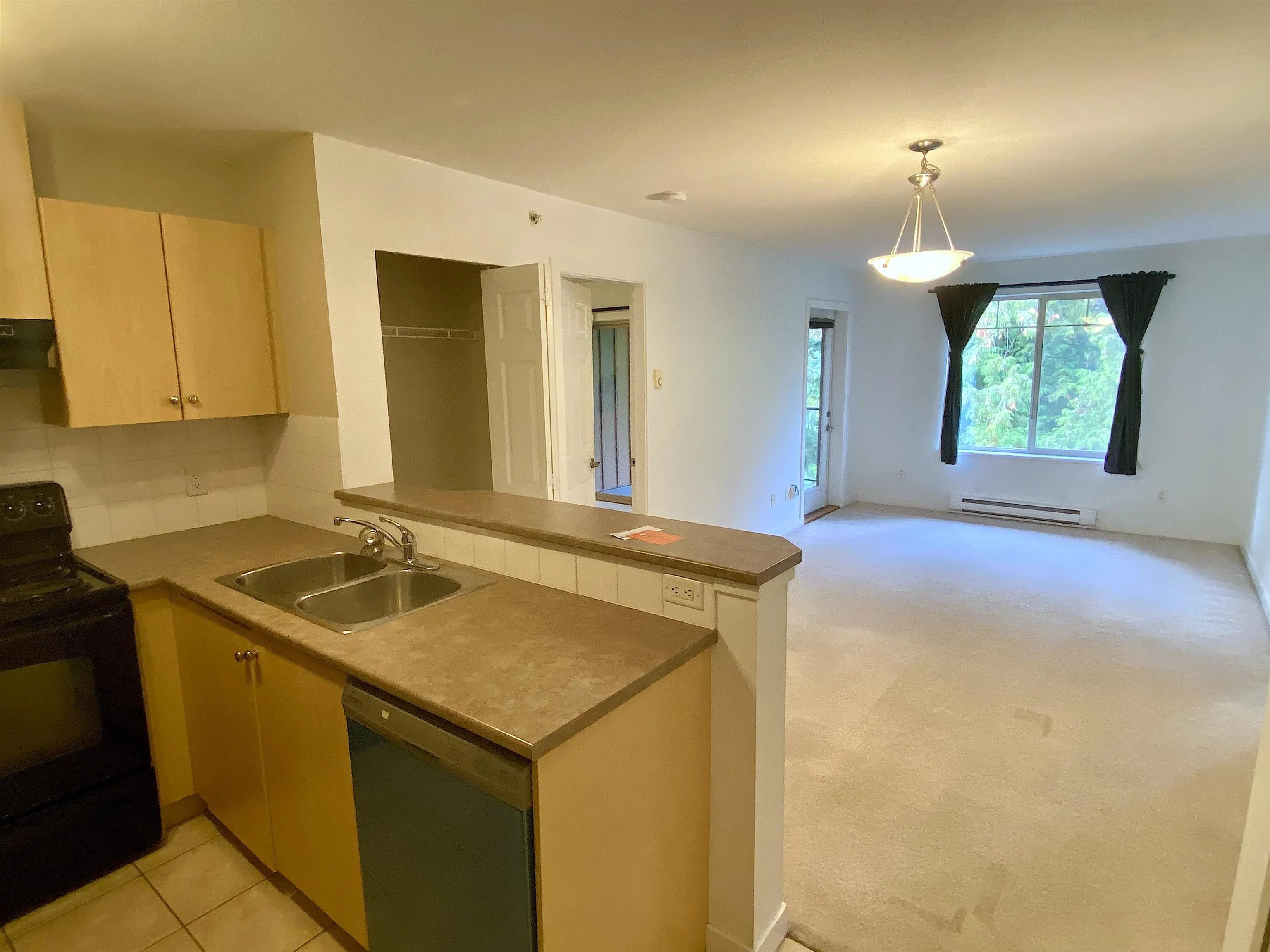 3406 240 Sherbrooke Street