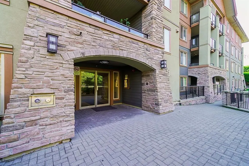 3406 240 Sherbrooke Street