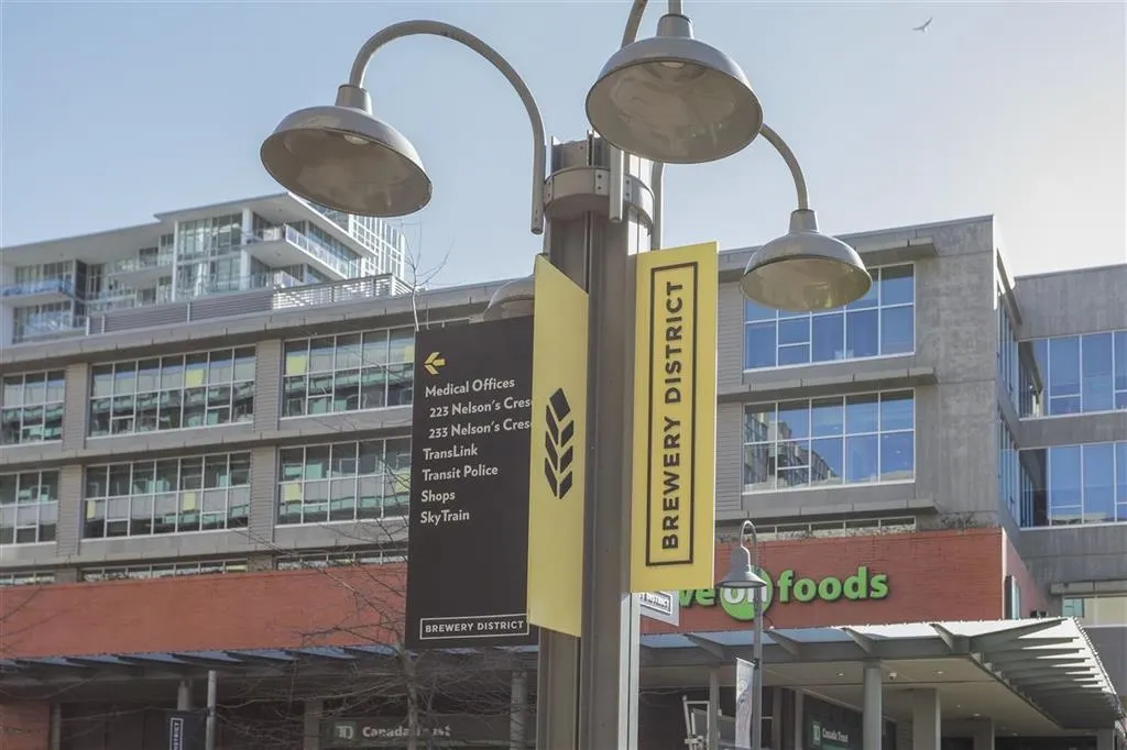 3406 240 Sherbrooke Street