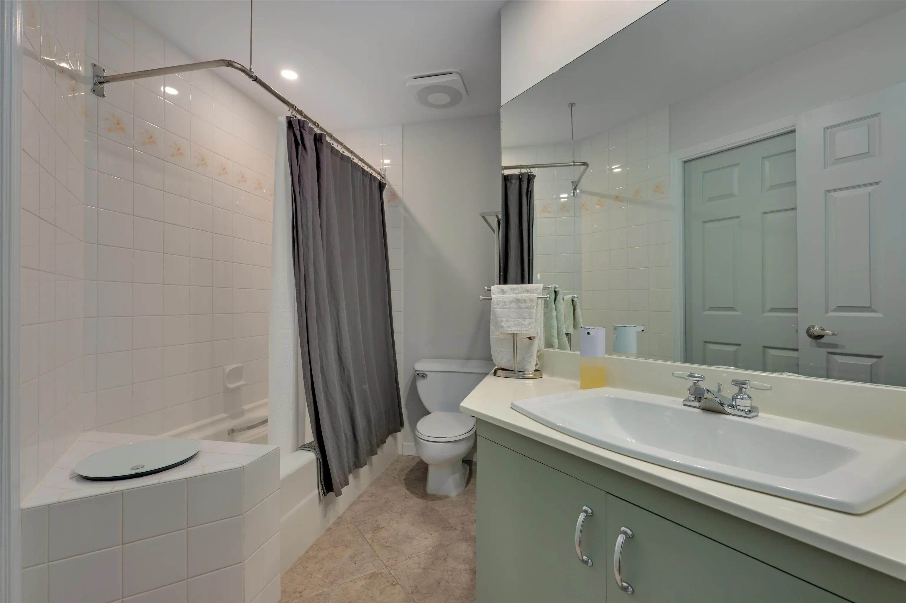 420 1150 Quayside Drive