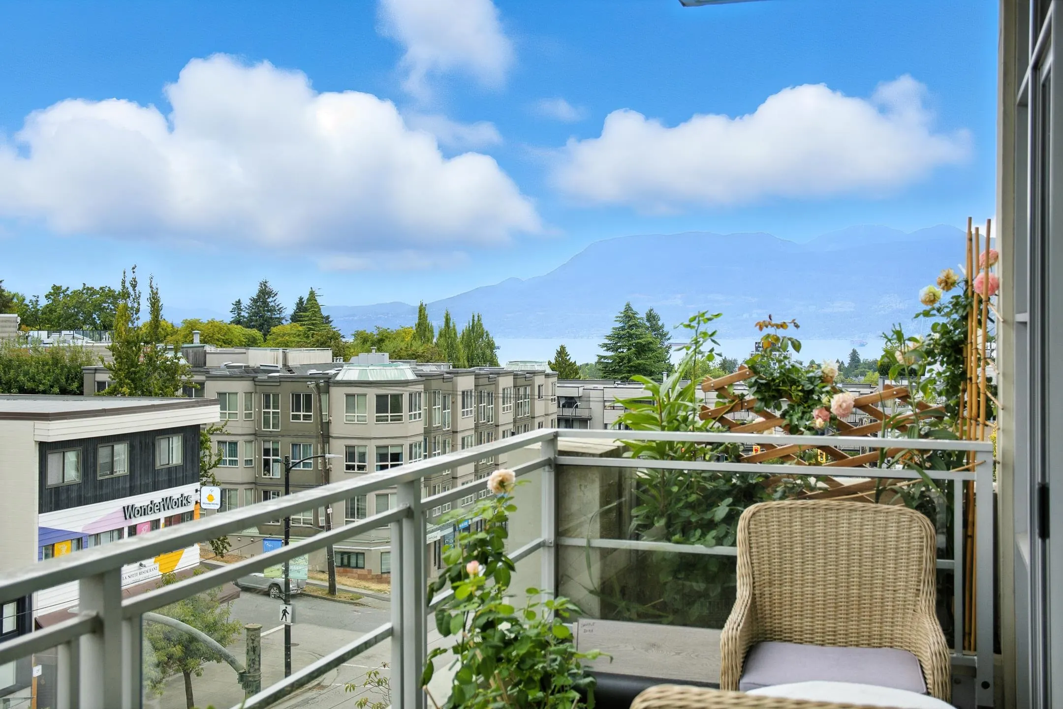 404 3595 W 18th Avenue