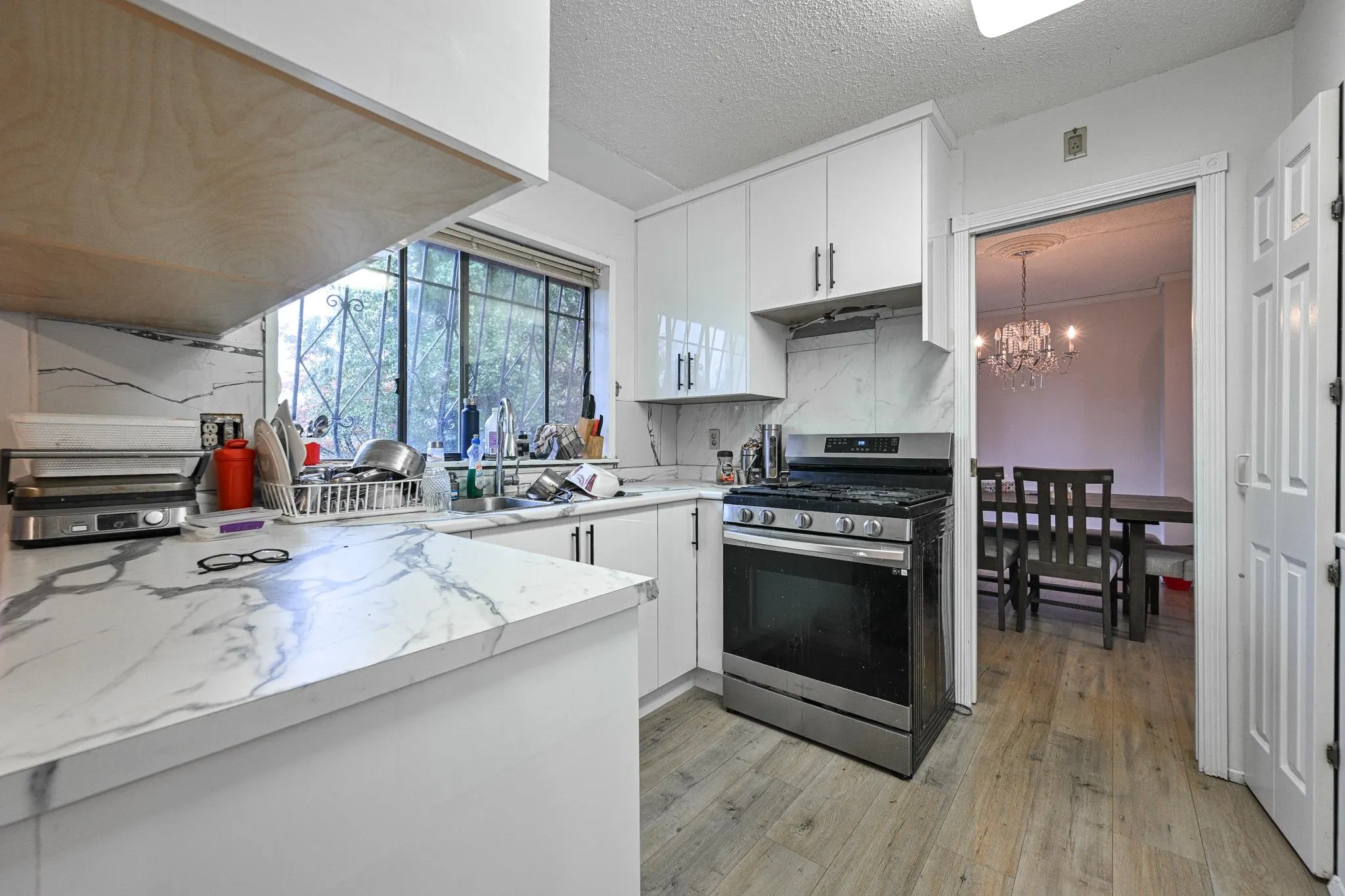 2272 Bevan Crescent