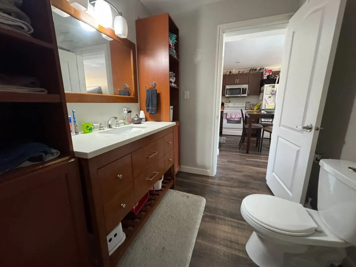 Suite 21633 Donovan Ave