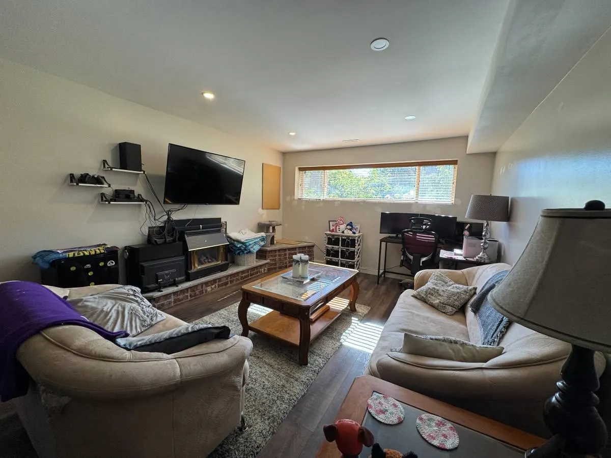 Suite 21633 Donovan Ave