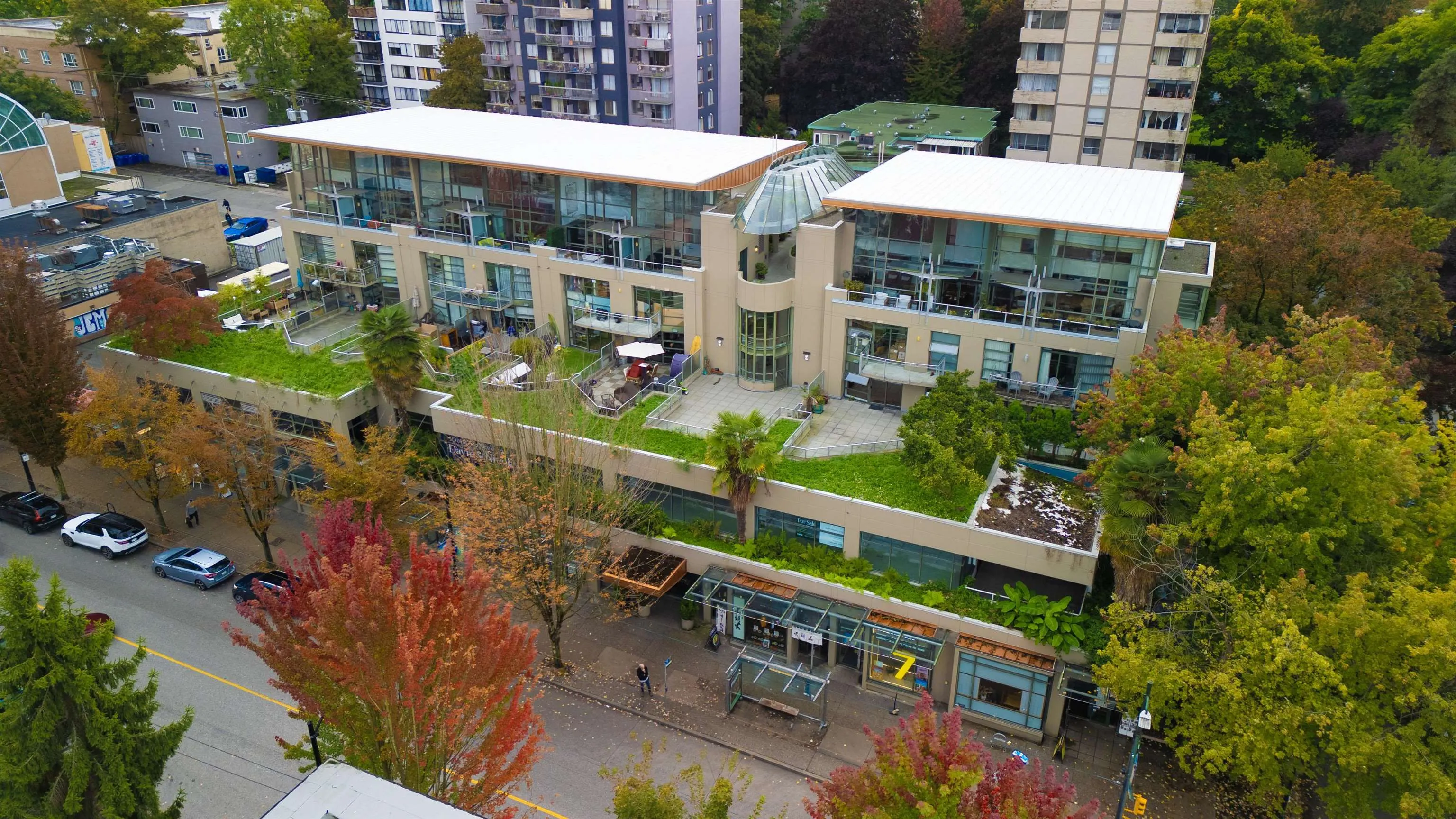 PH4 1688 Robson Street