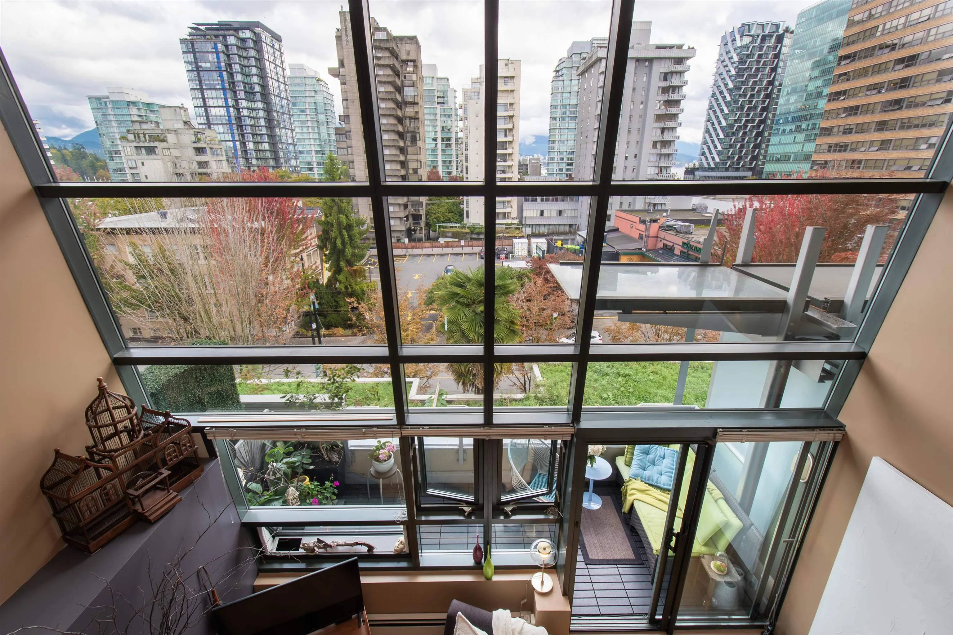 PH4 1688 Robson Street