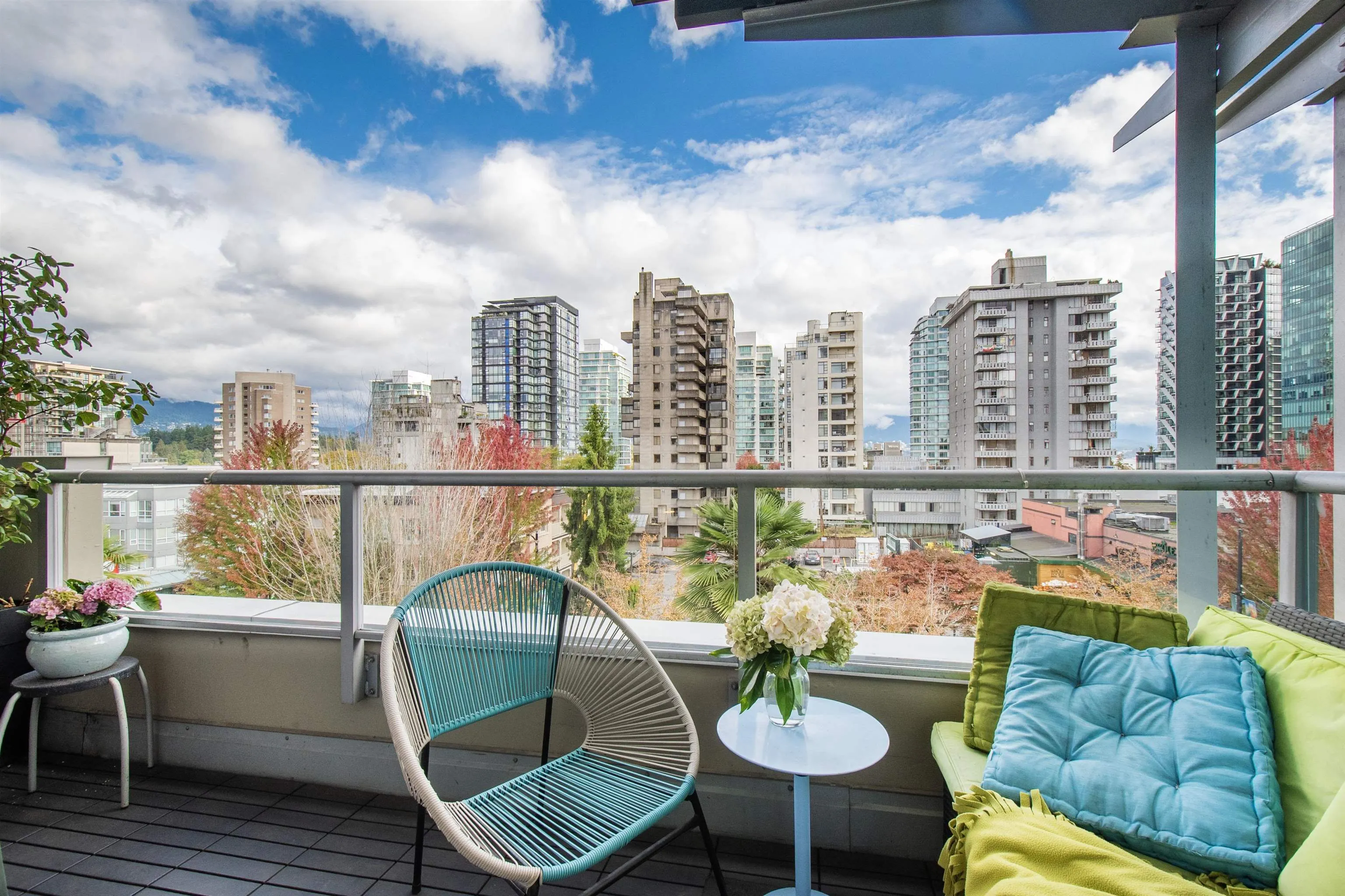 PH4 1688 Robson Street