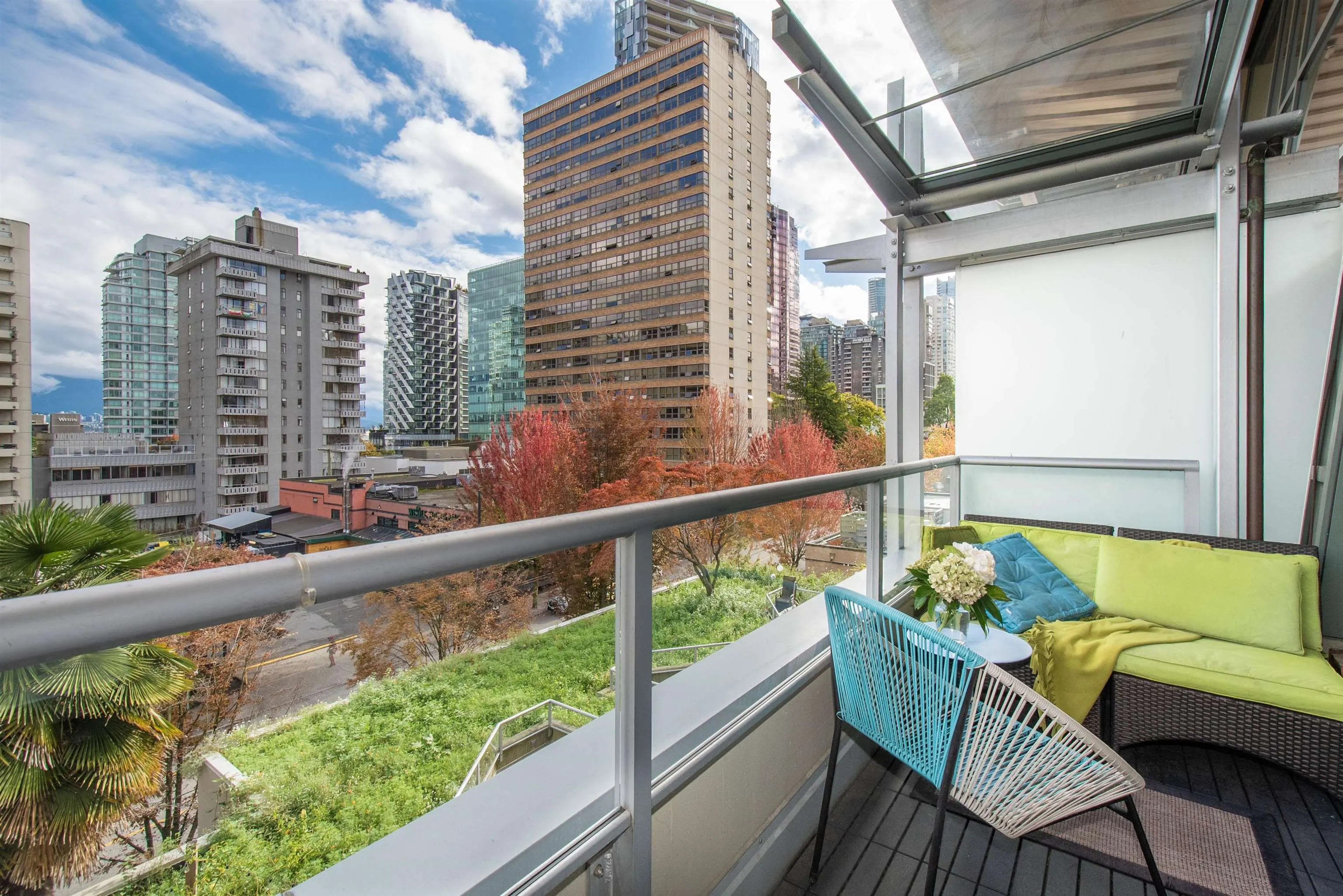 PH4 1688 Robson Street