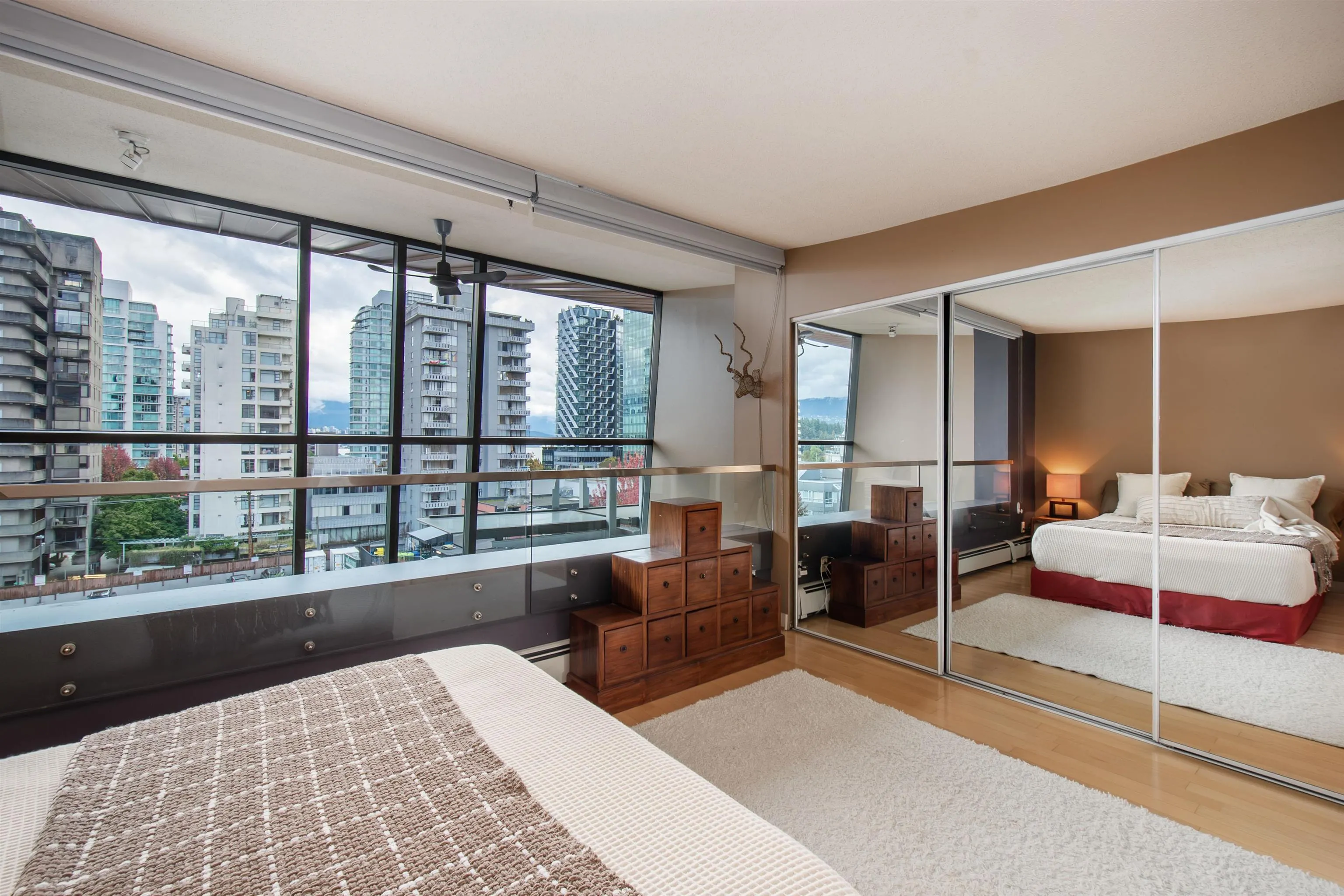 PH4 1688 Robson Street