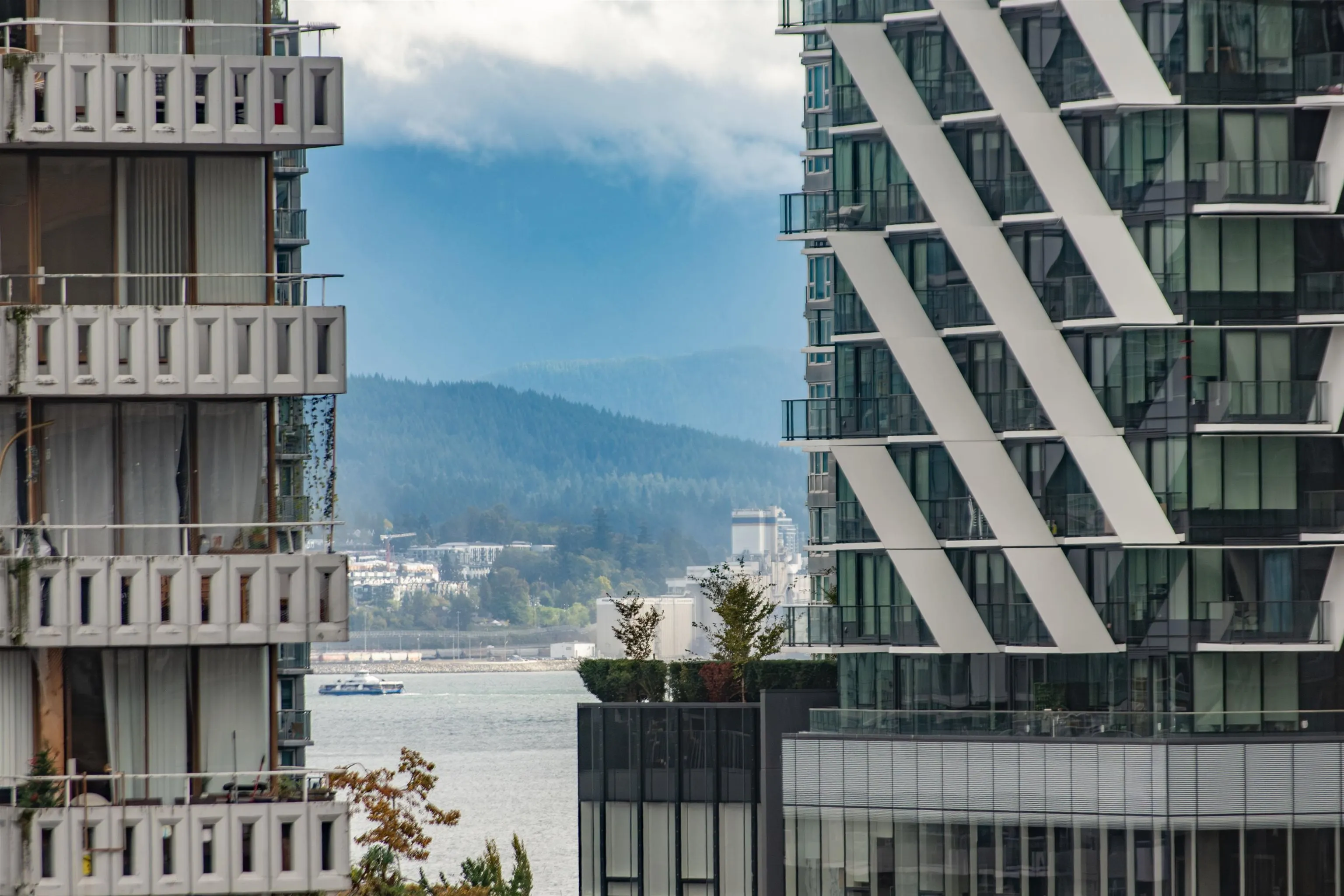 PH4 1688 Robson Street