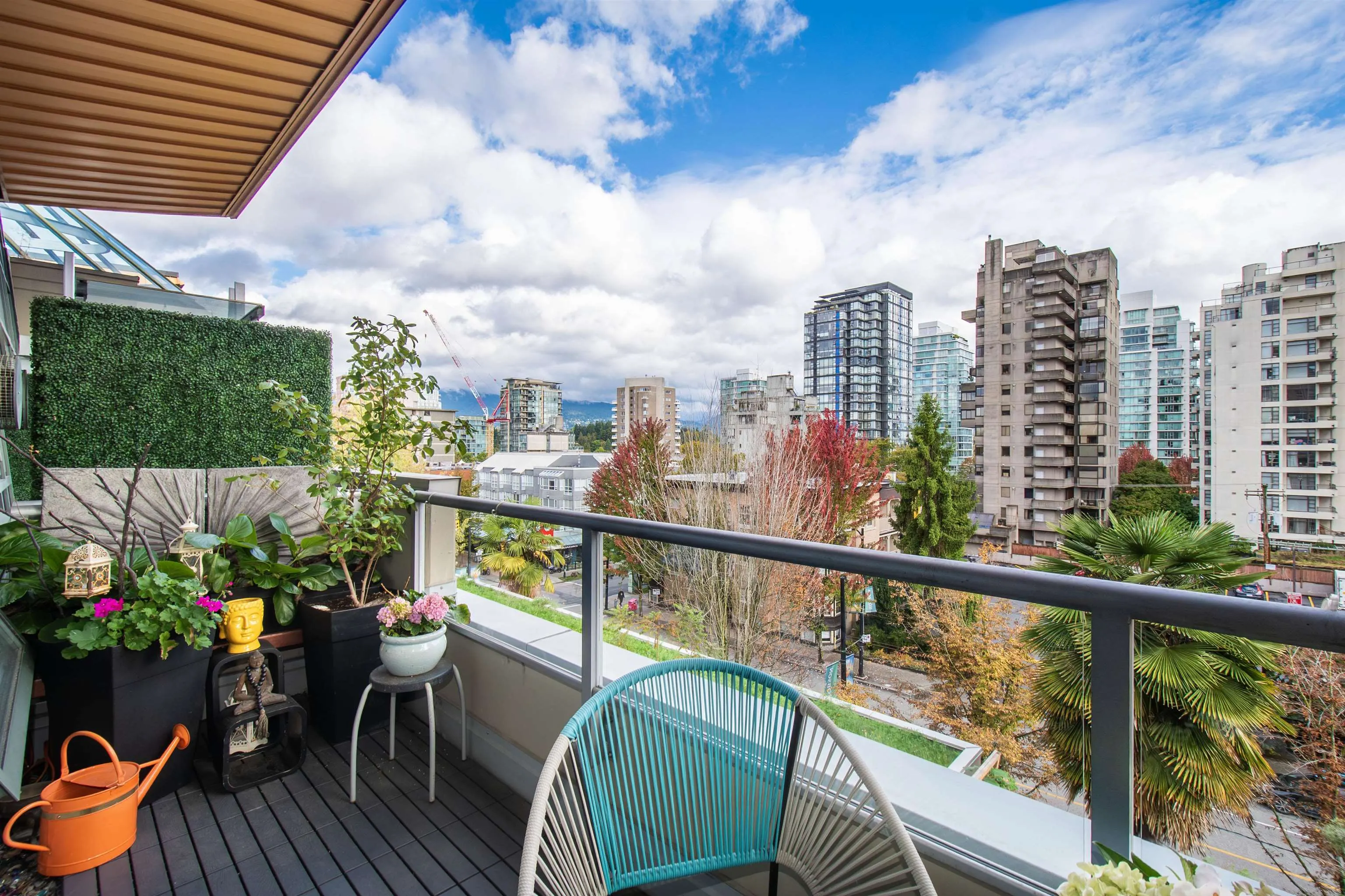 PH4 1688 Robson Street