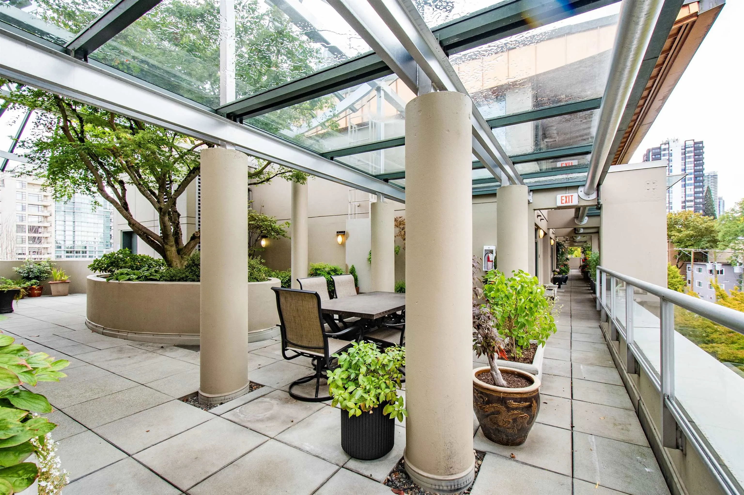 PH4 1688 Robson Street