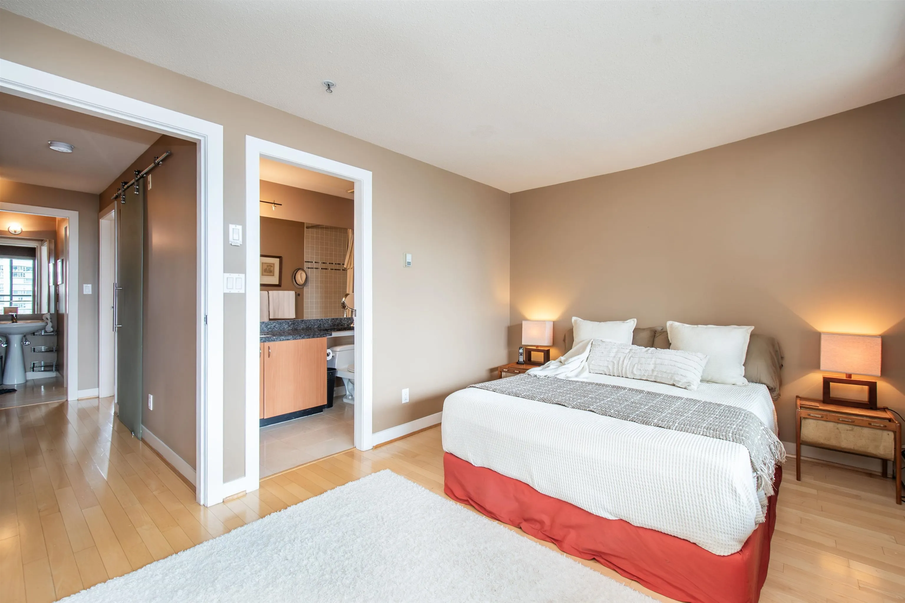 PH4 1688 Robson Street