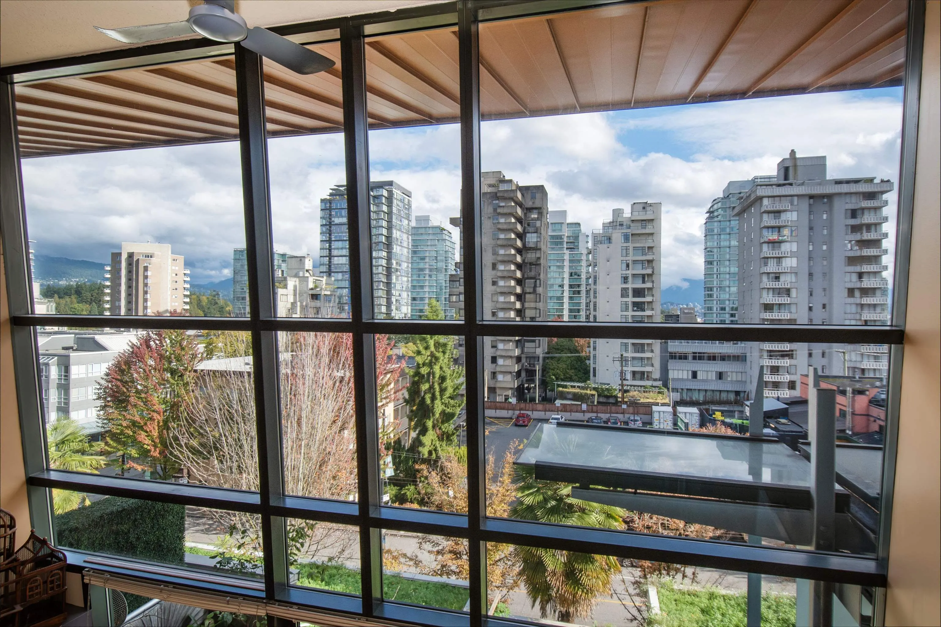 PH4 1688 Robson Street