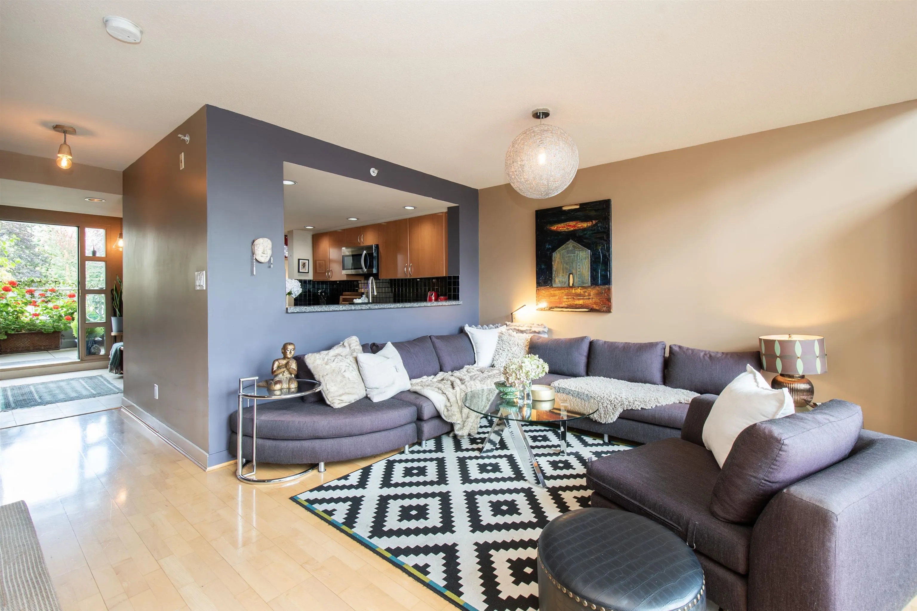 PH4 1688 Robson Street