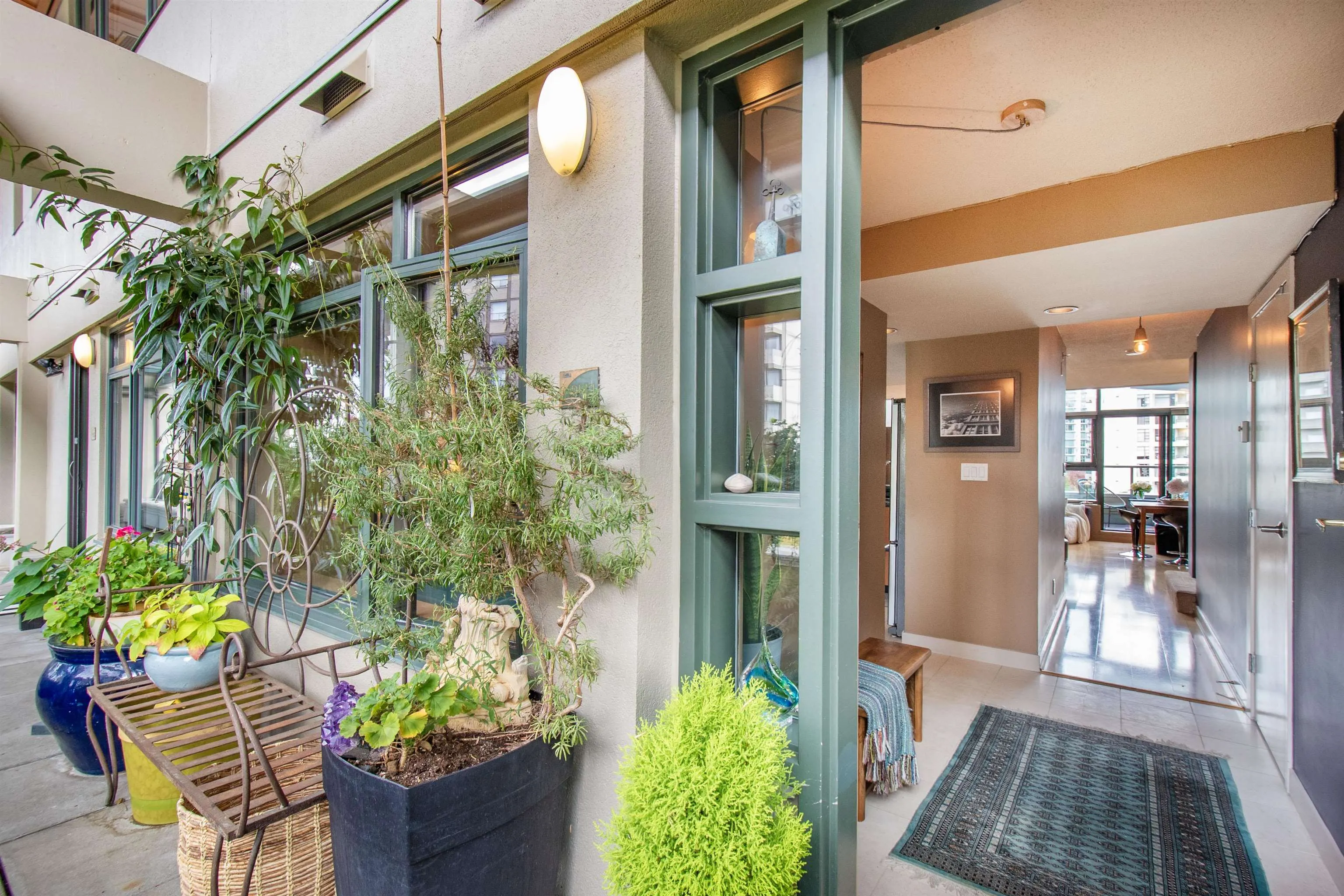 PH4 1688 Robson Street