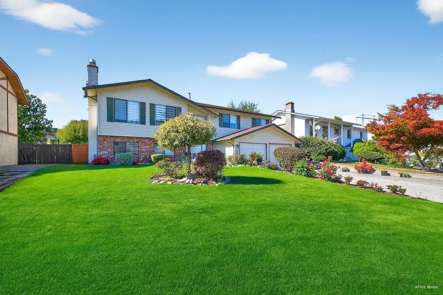 3443 Shuswap Terrace