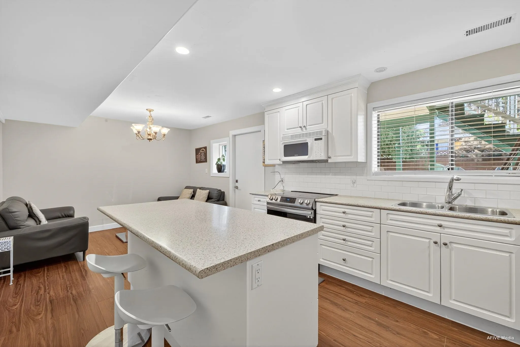 3443 Shuswap Terrace