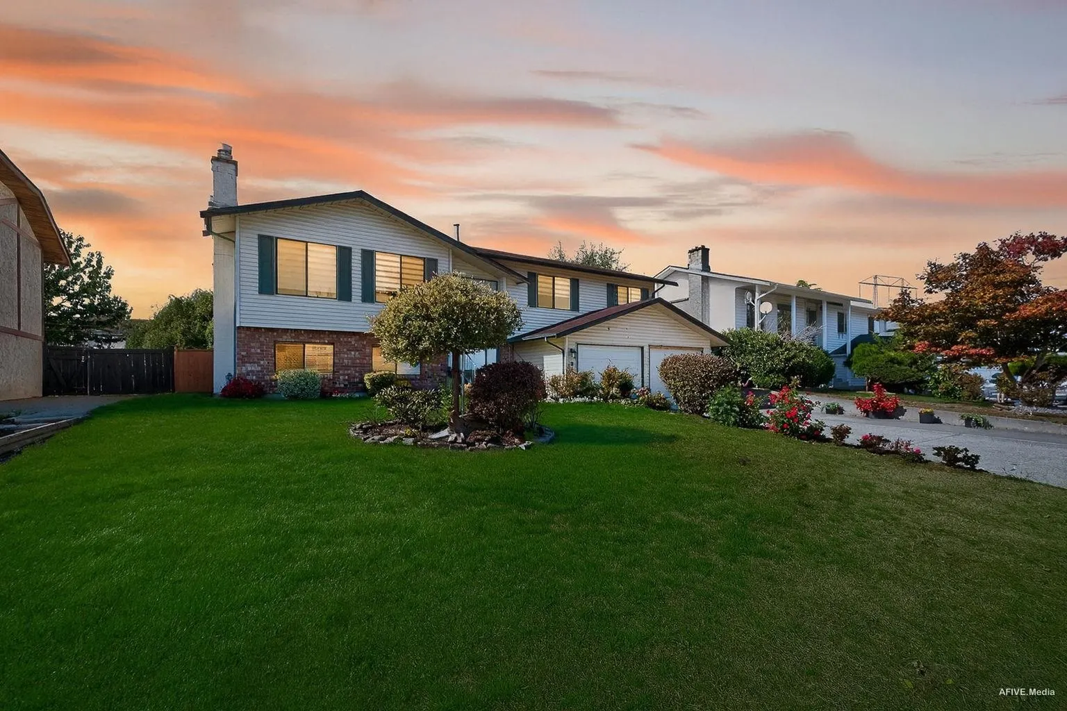 3443 Shuswap Terrace