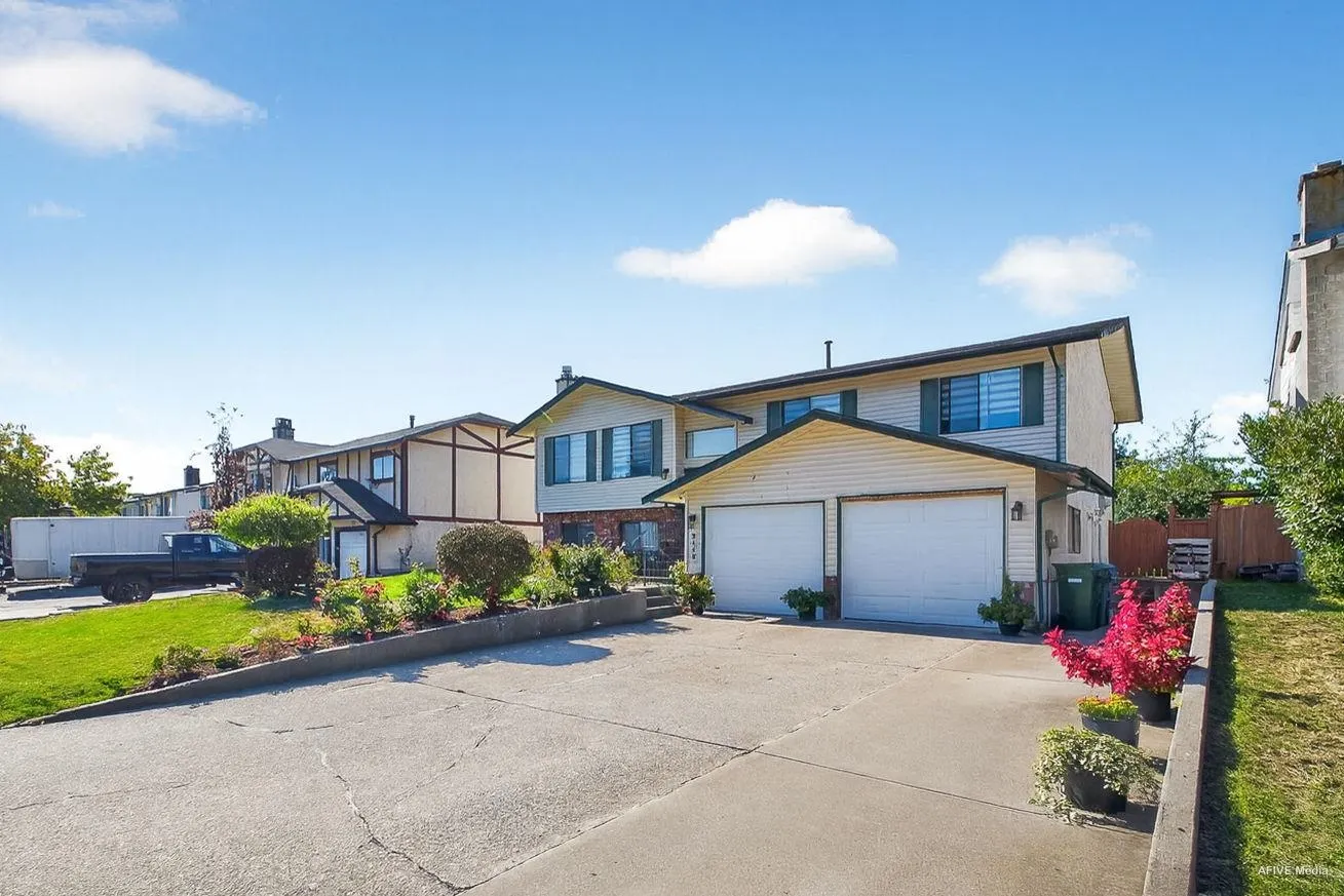 3443 Shuswap Terrace