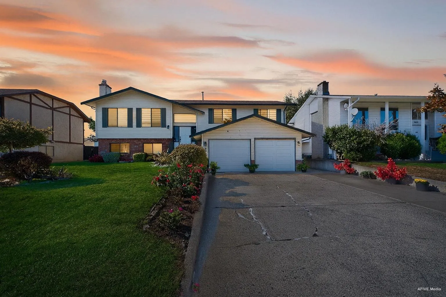 3443 Shuswap Terrace