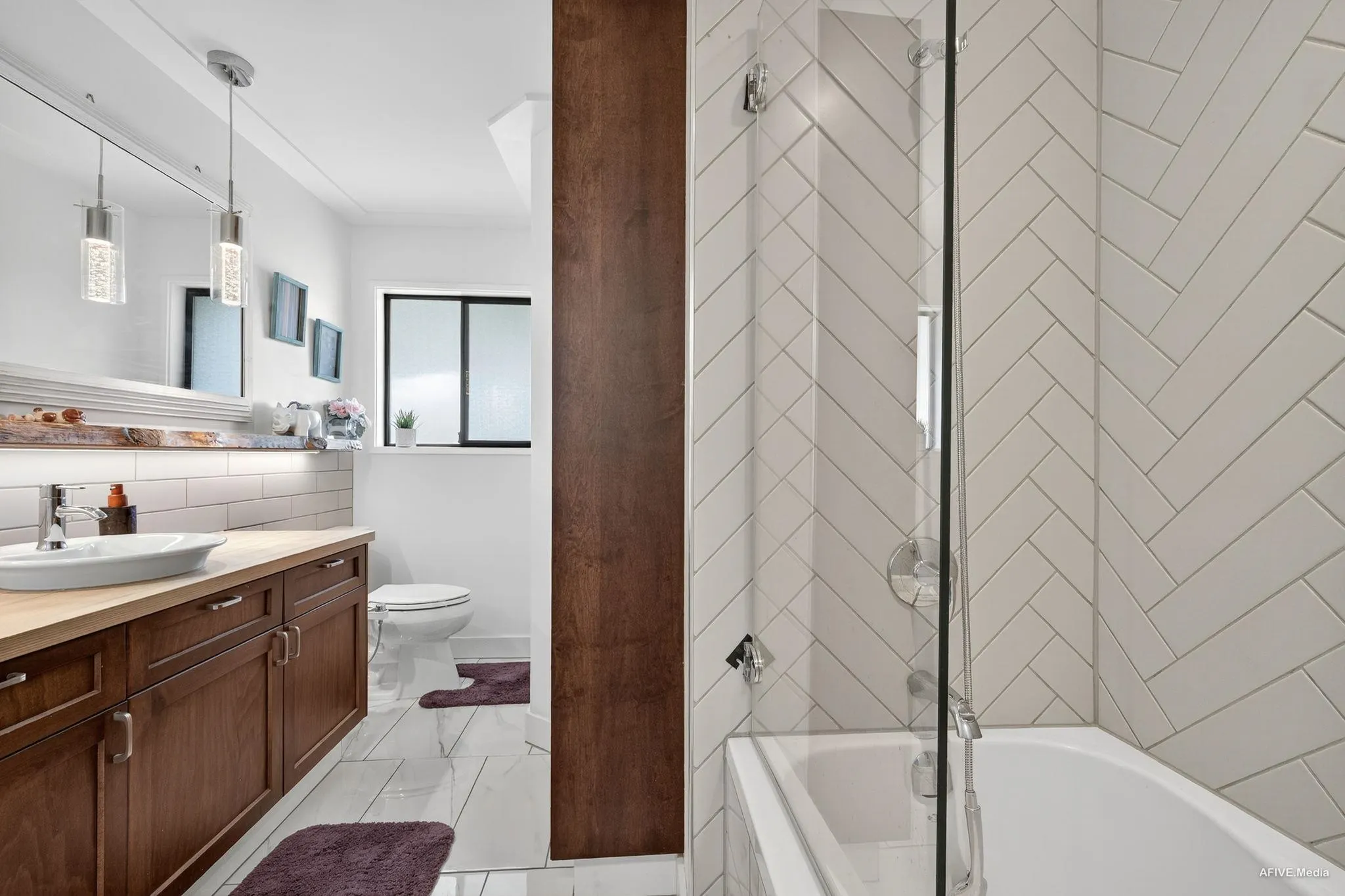 3443 Shuswap Terrace