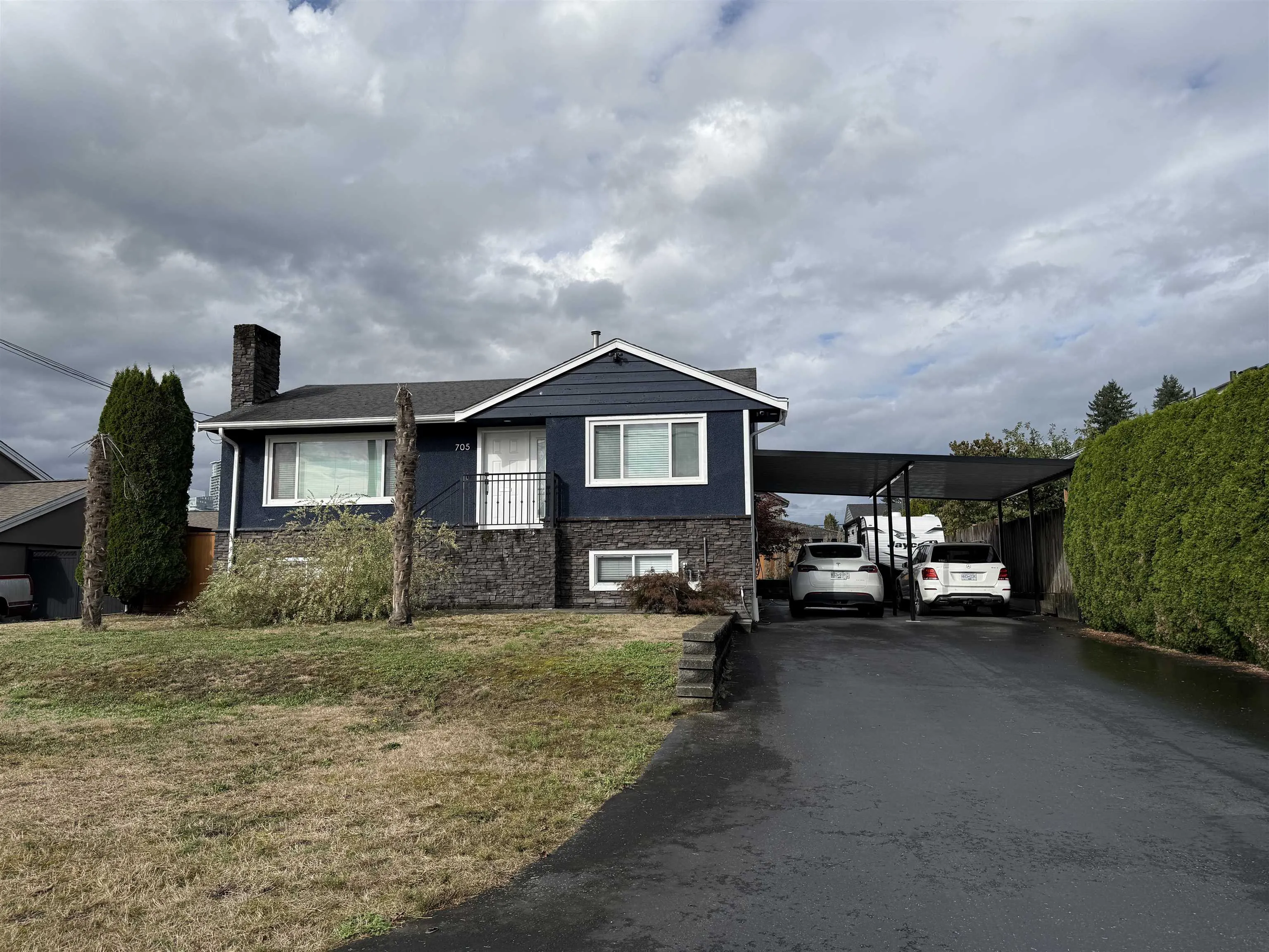 705 Ivy Avenue