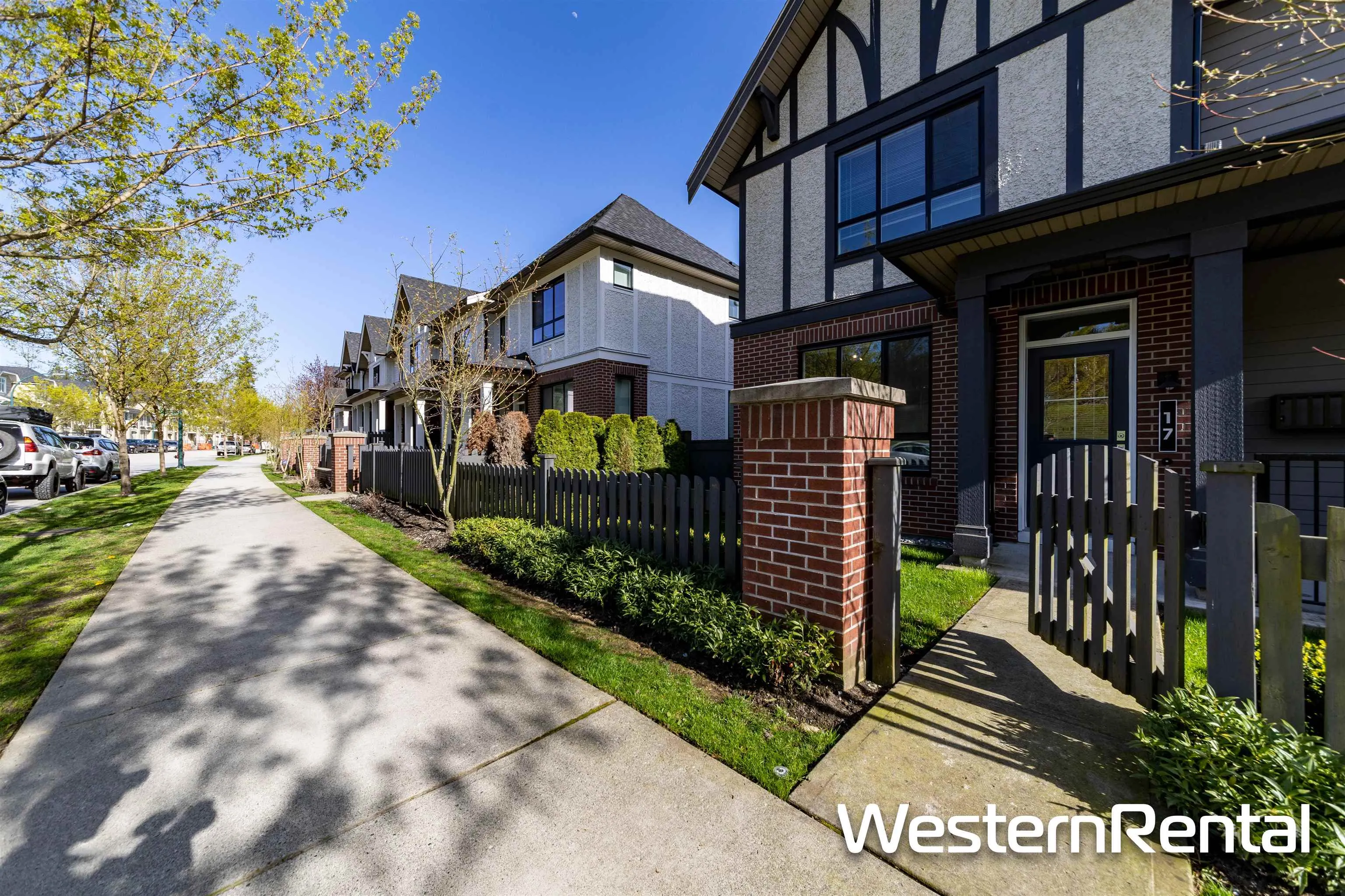 17 3500 Burke Village Promenade