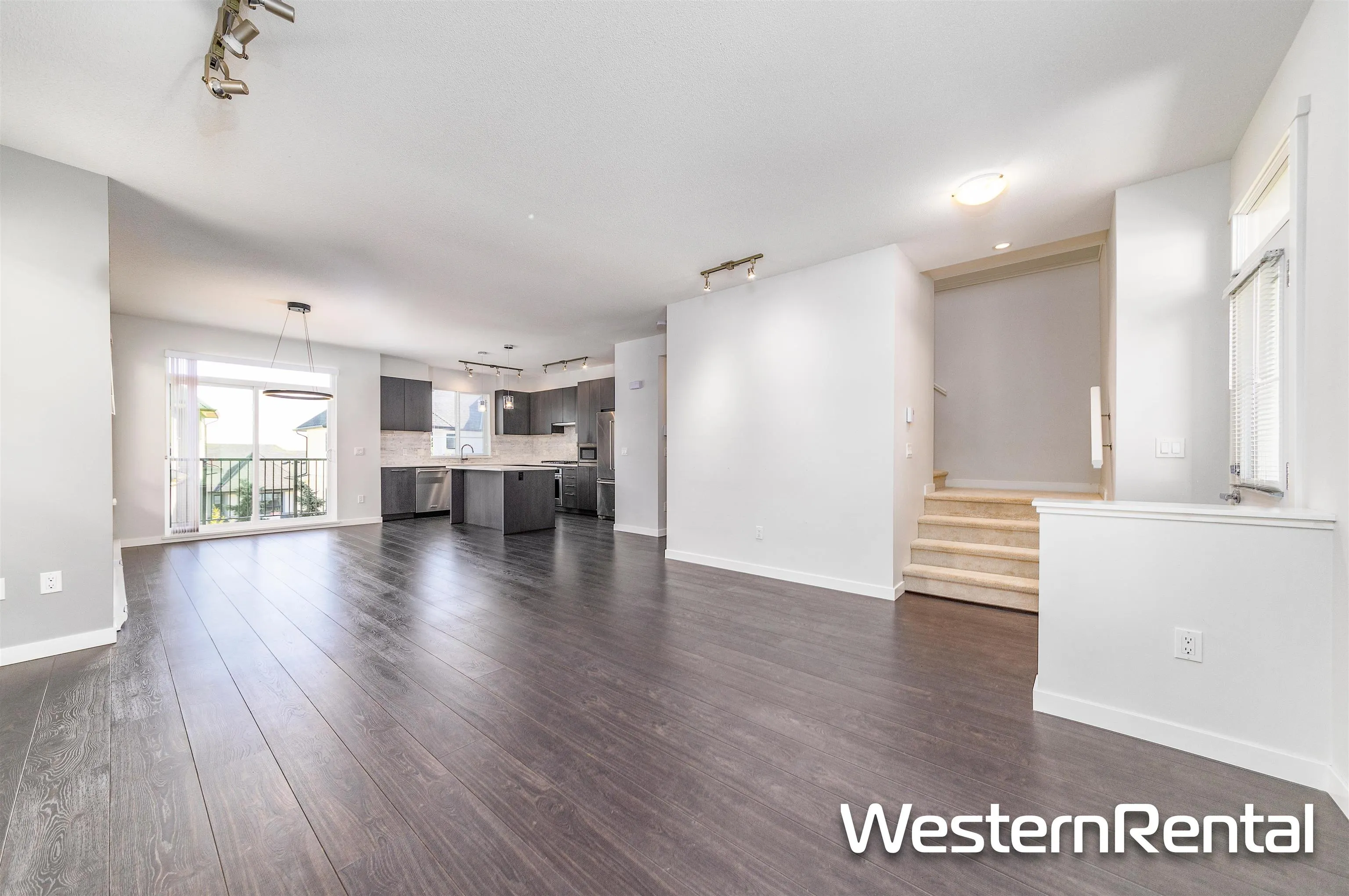 17 3500 Burke Village Promenade