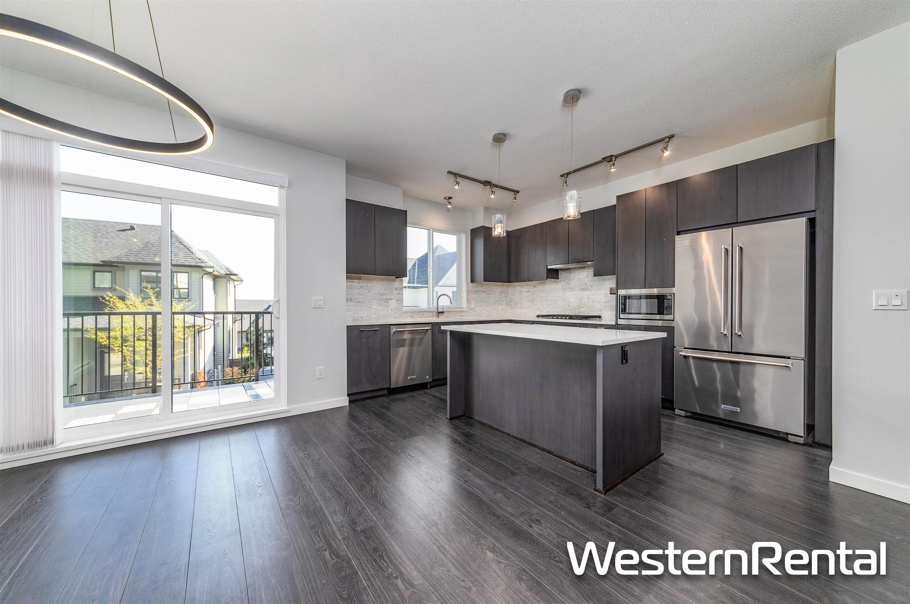 17 3500 Burke Village Promenade