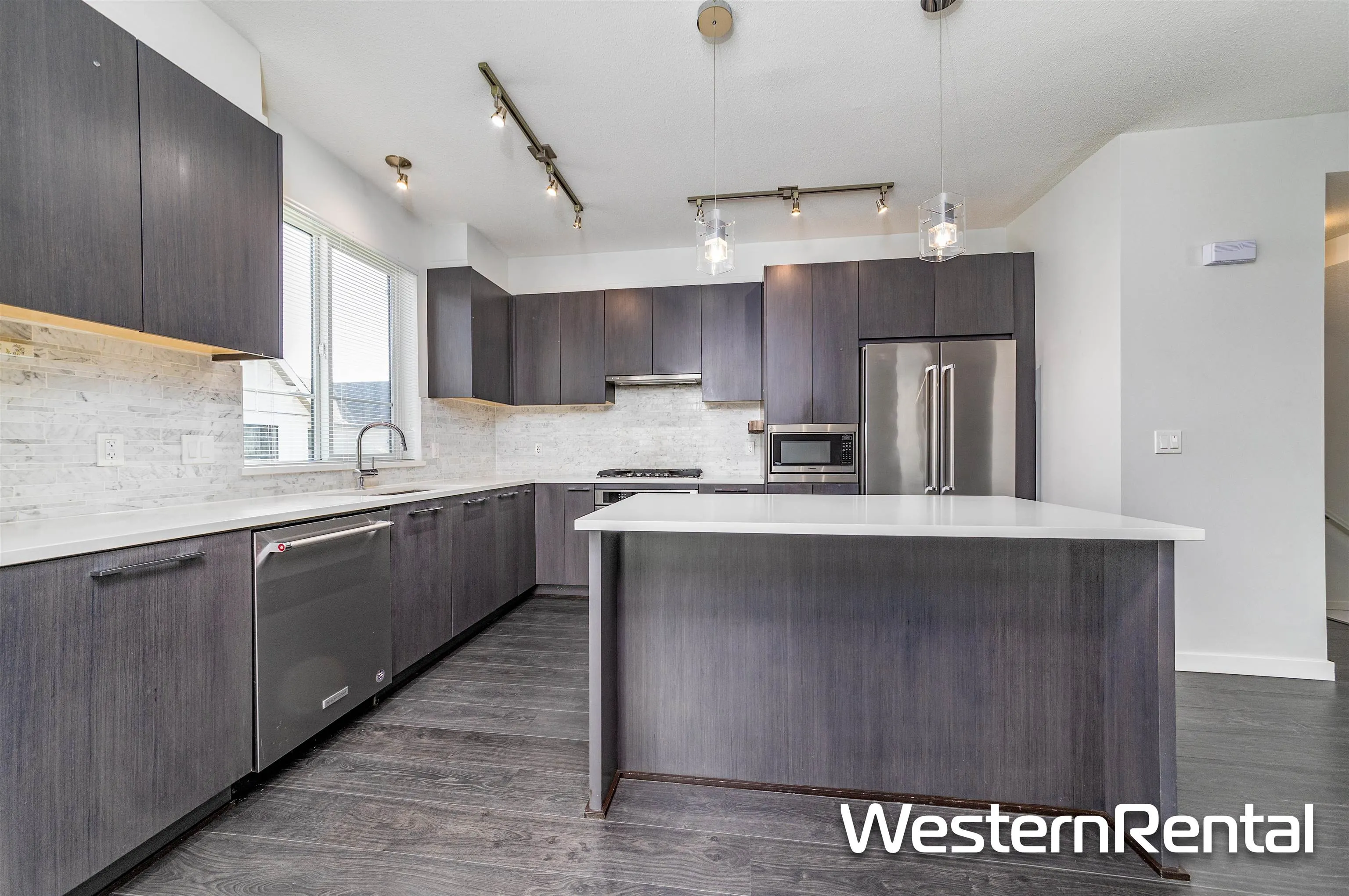 17 3500 Burke Village Promenade