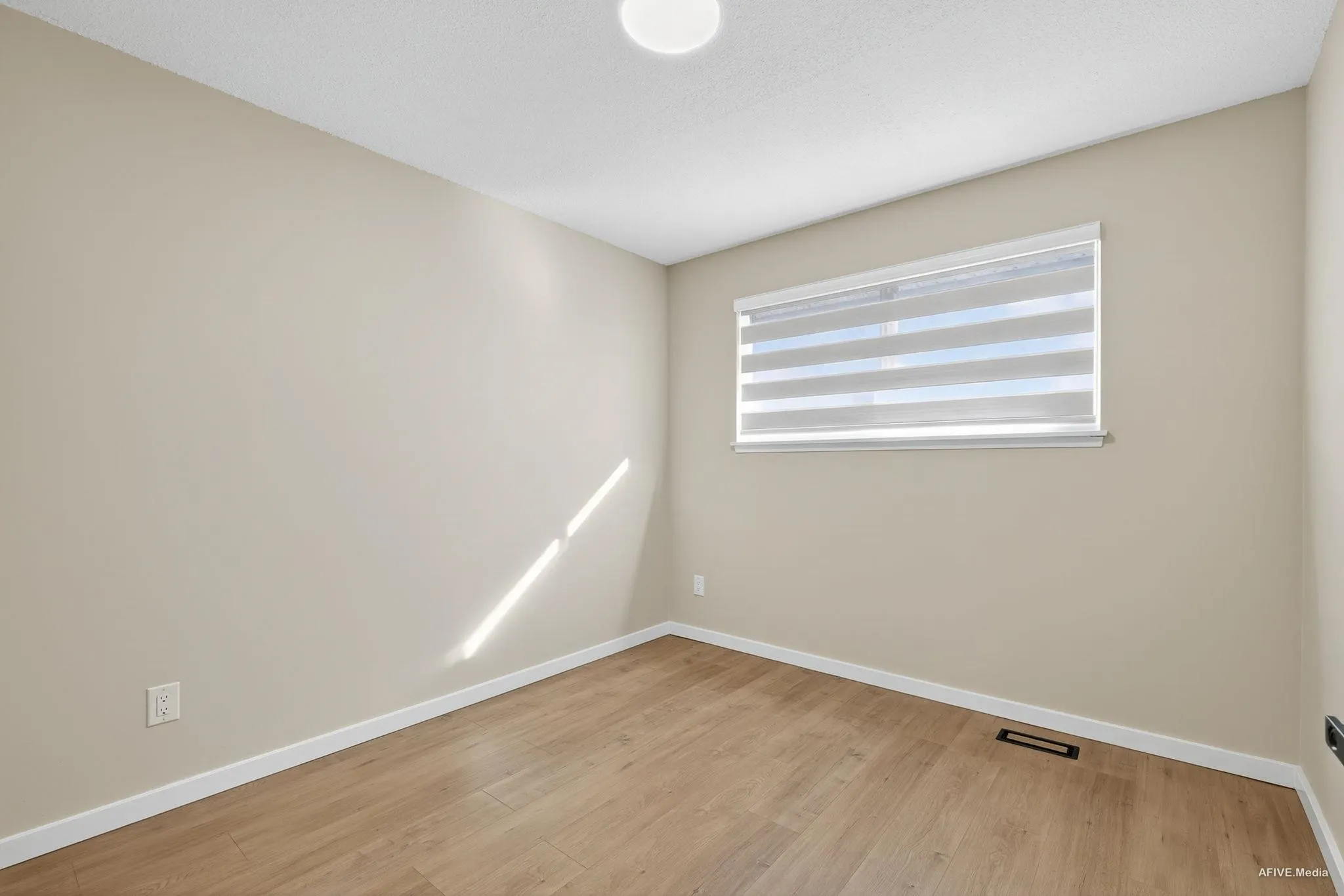 99 45185 Wolfe Road
