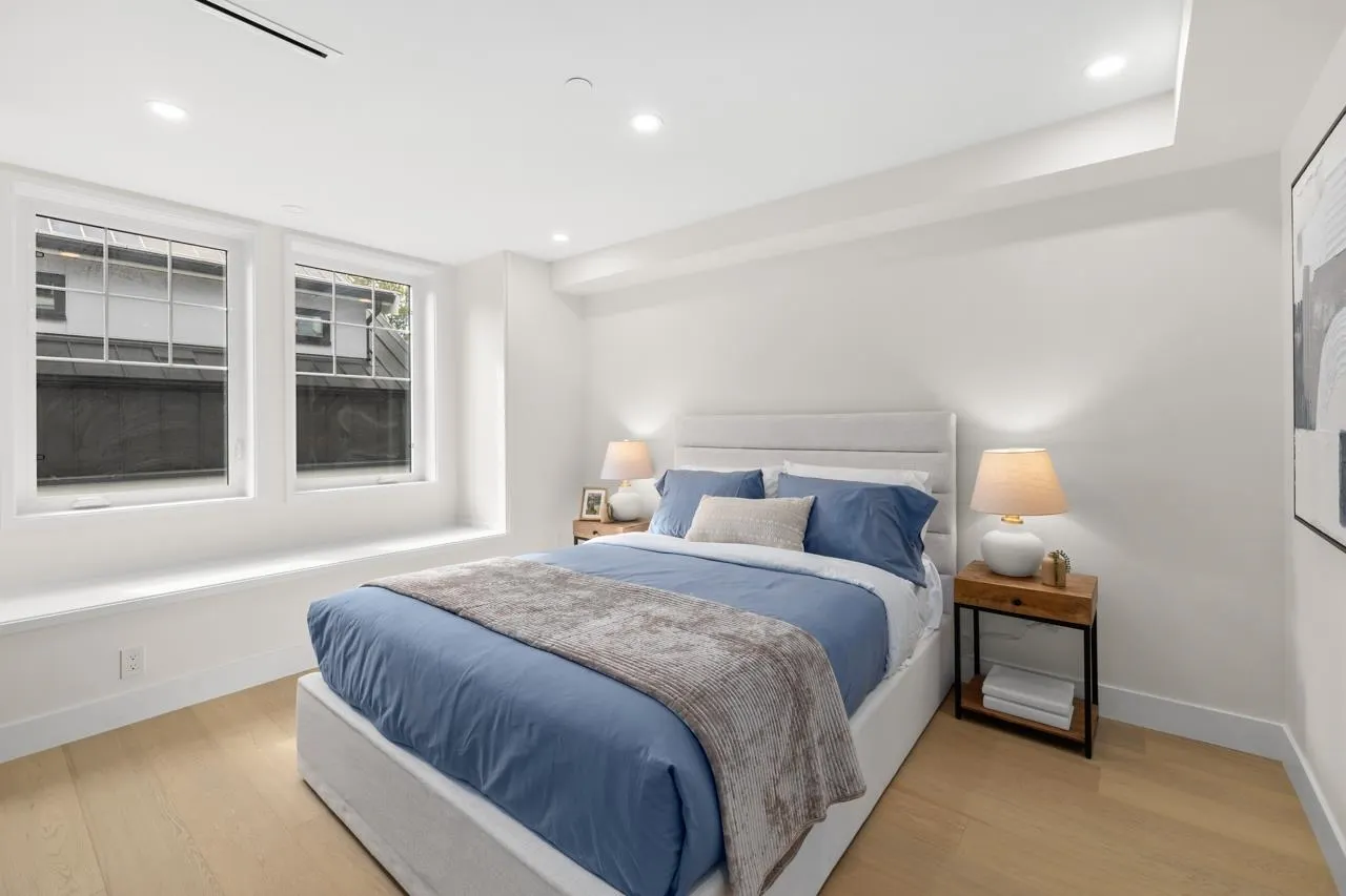 2436 W 49th Avenue