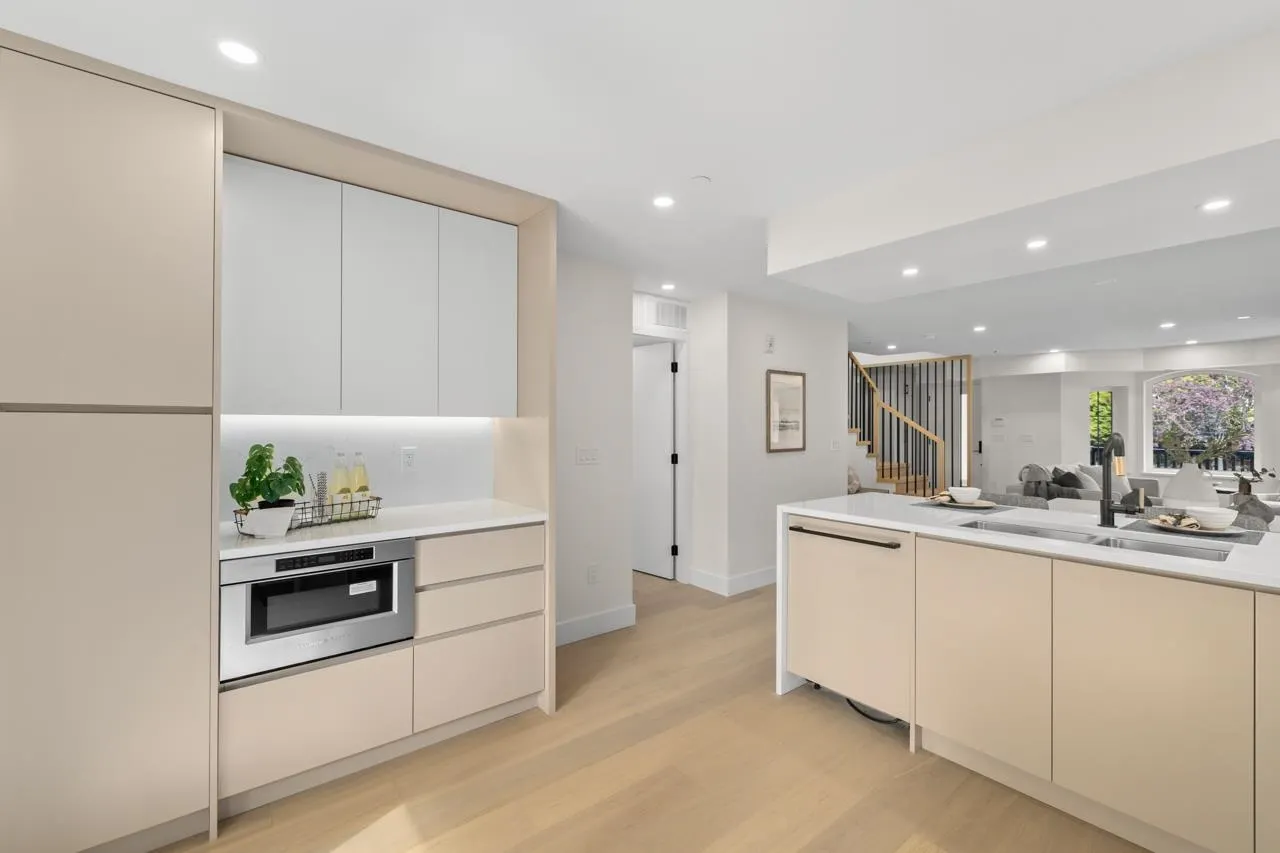 2436 W 49th Avenue