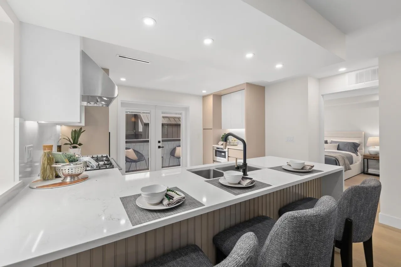 2436 W 49th Avenue