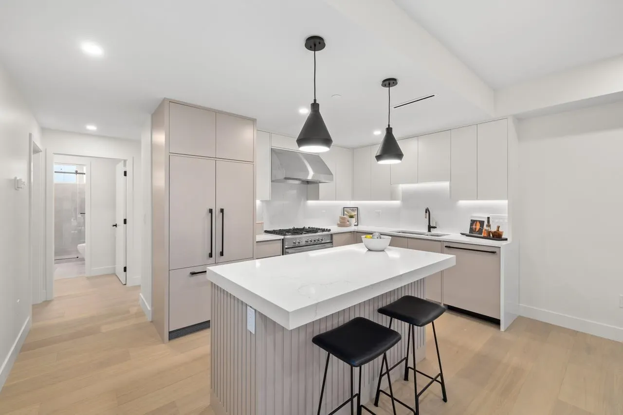 2452 W 49th Avenue