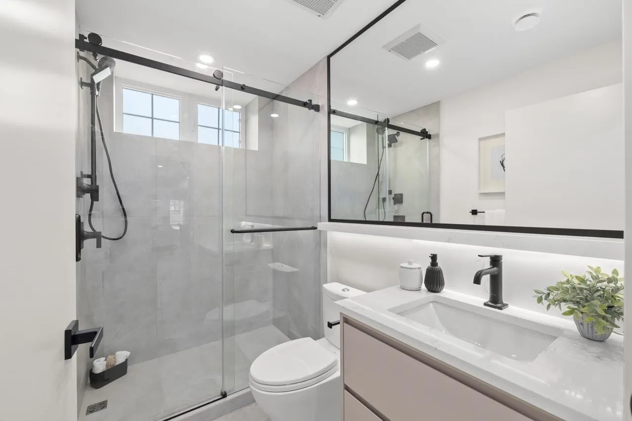 2452 W 49th Avenue