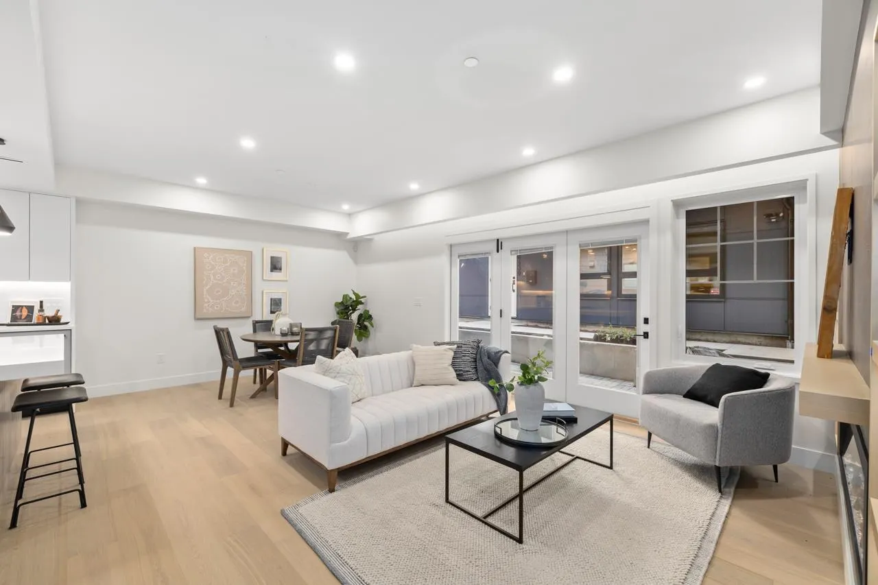2452 W 49th Avenue
