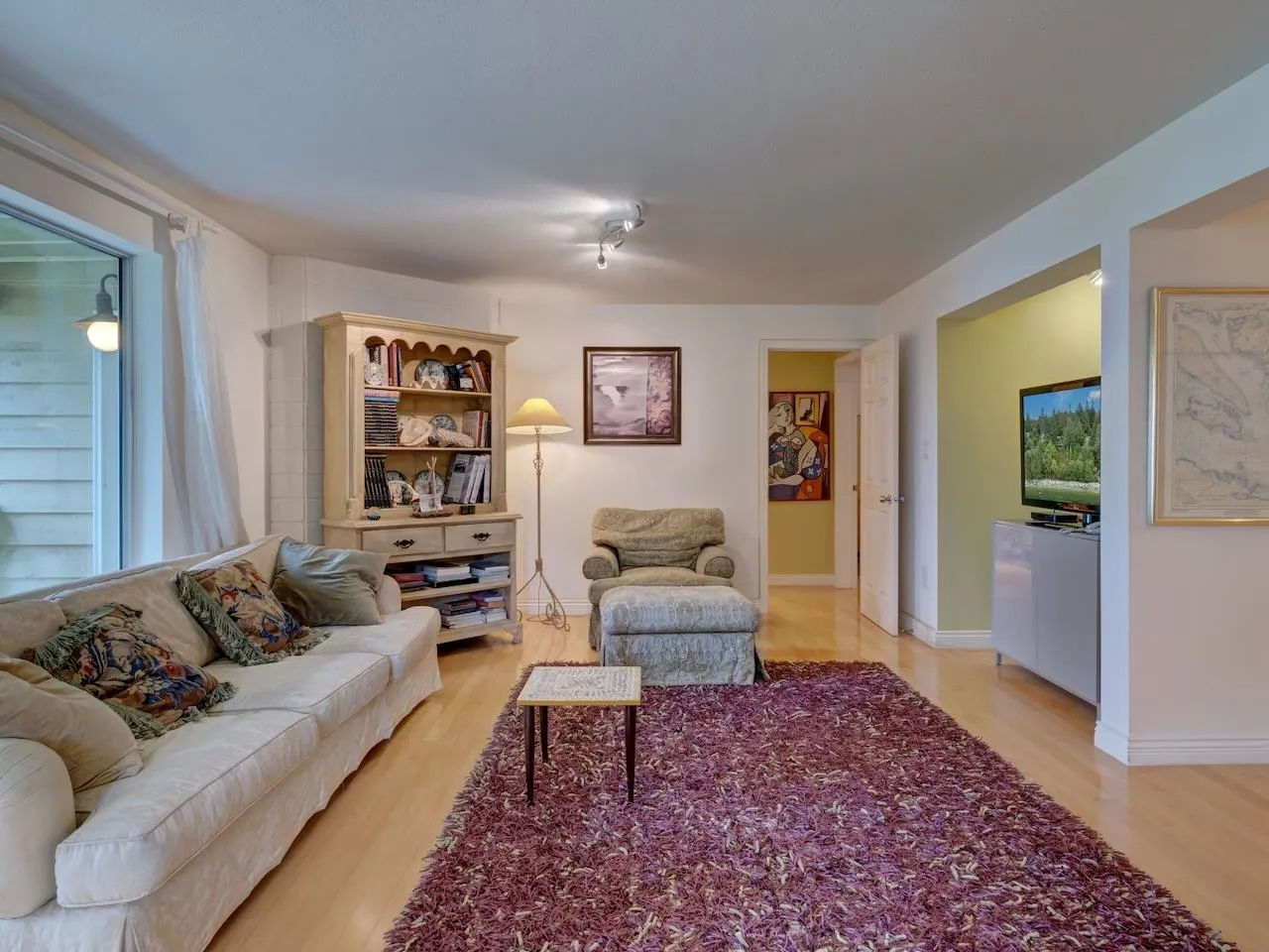 4947 Sunshine Coast Highway